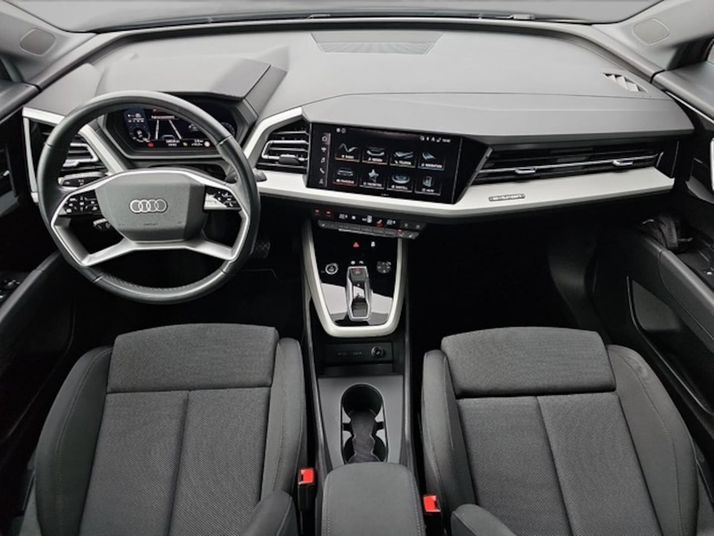Bild über Audi Q4 e-tron 40 e-tron - für weitere Informationen kontaktieren Sie den Audi Partner