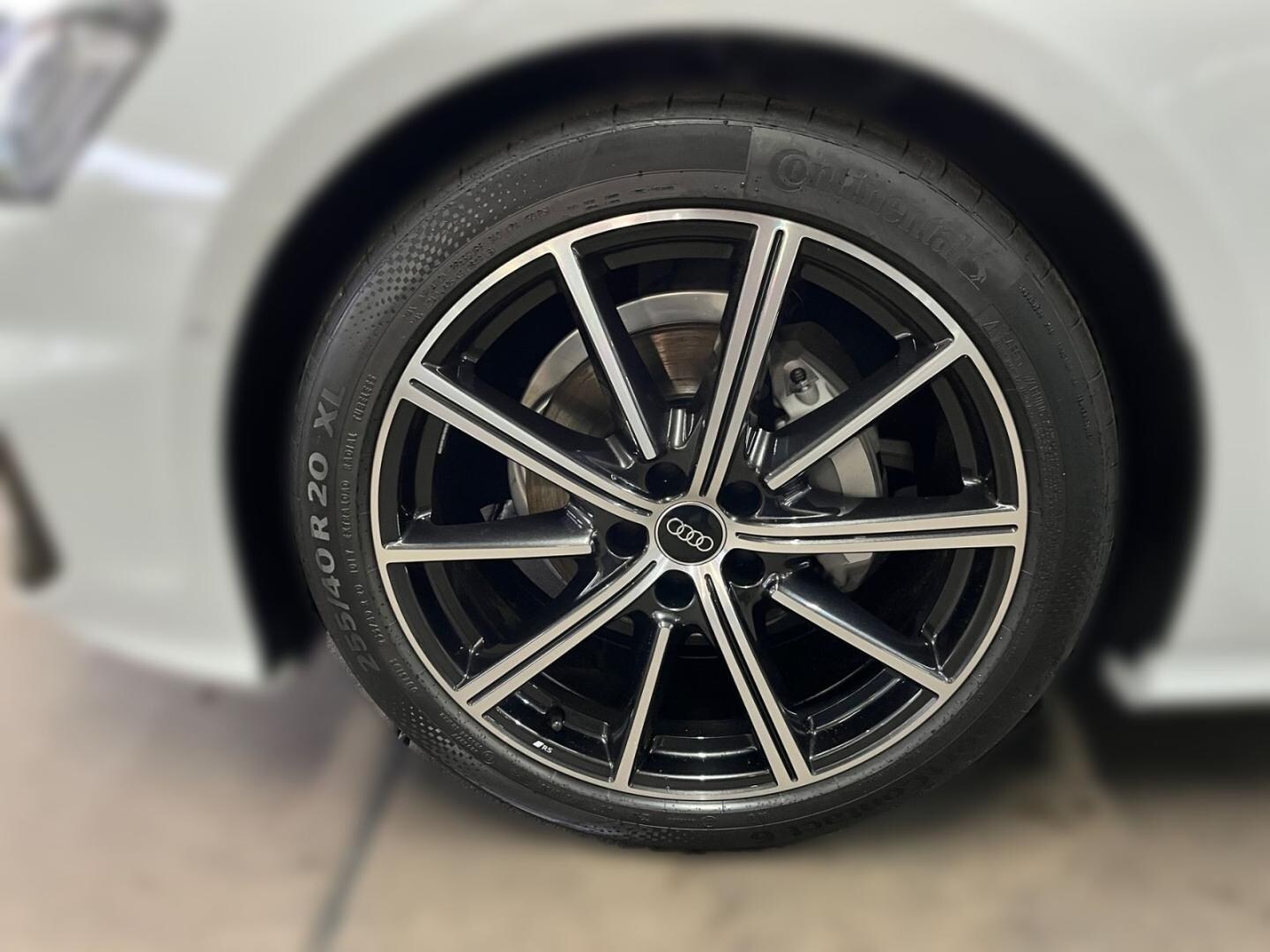 Bild über Audi A6 Avant S line 40 TDI quattro S tronic - für weitere Informationen kontaktieren Sie den Audi Partner