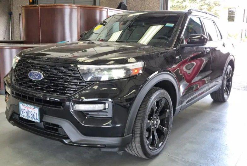 2023 Ford Explorer ST-LINE 4WD's photo