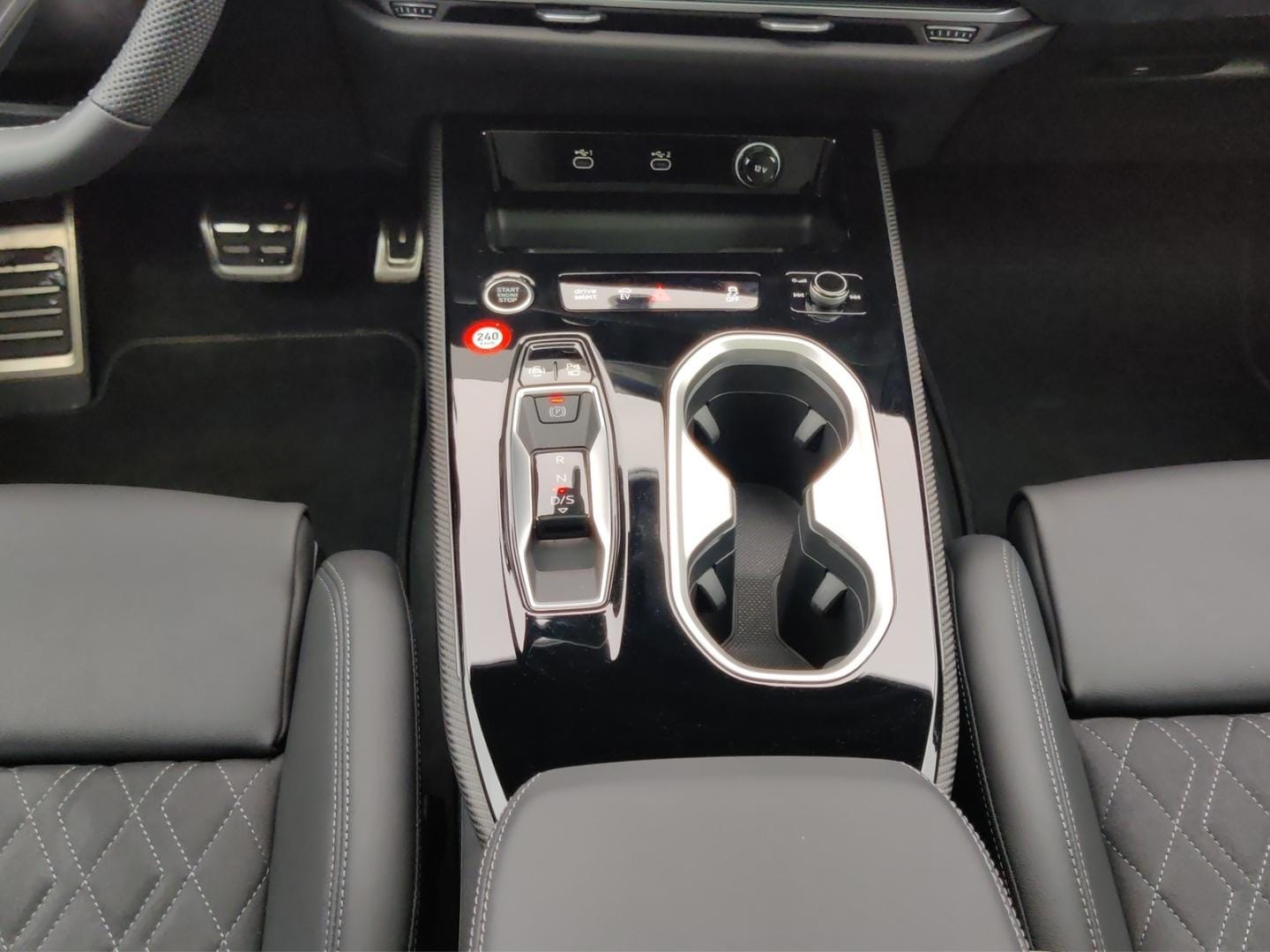 Bild über Audi A6 Avant e-hybrid edition one e-hybrid quattro 270 kW S tronic - für weitere Informationen kontaktieren Sie den Audi Partner