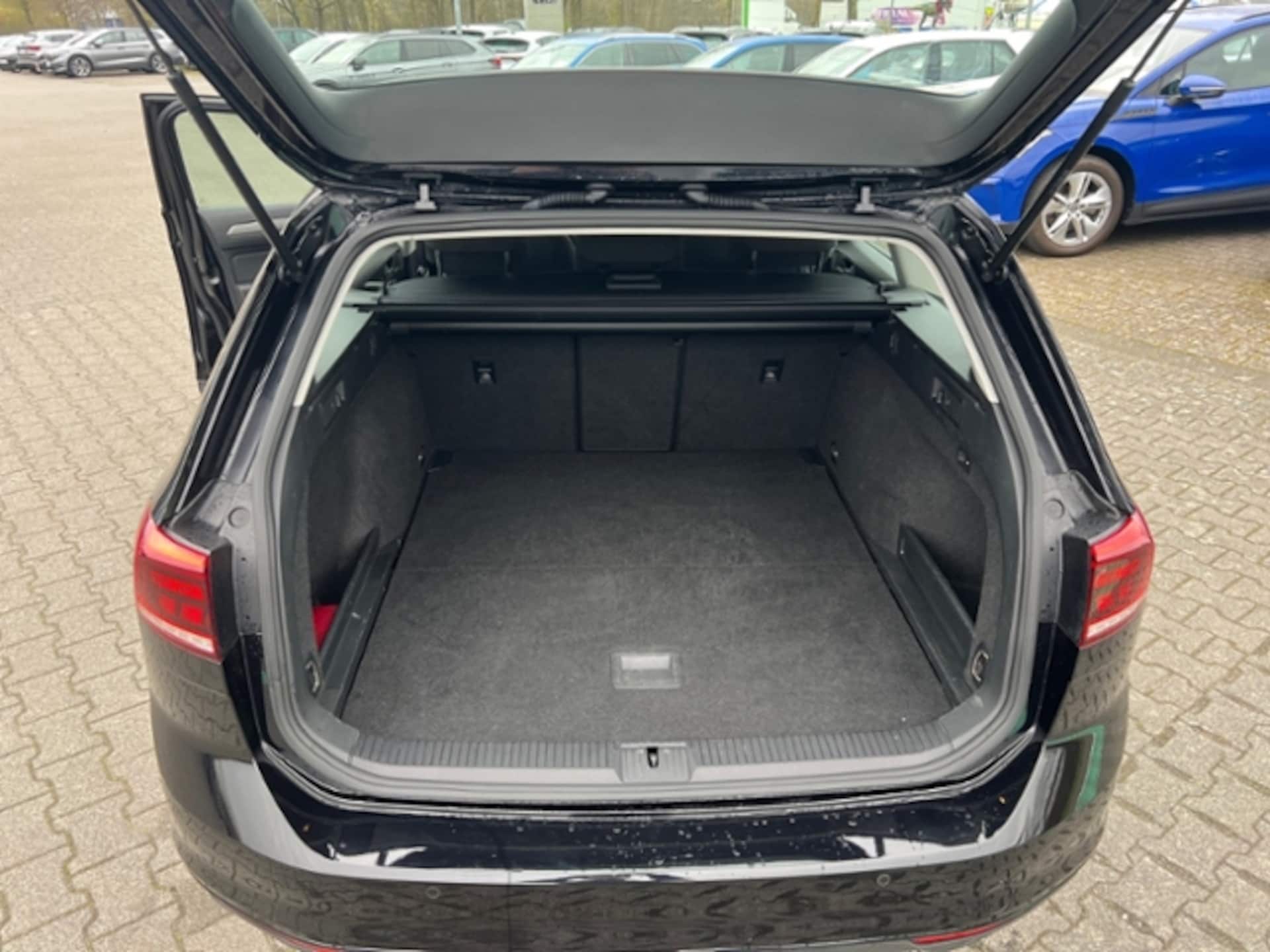 Volkswagen Passat Variant Basis-Modell