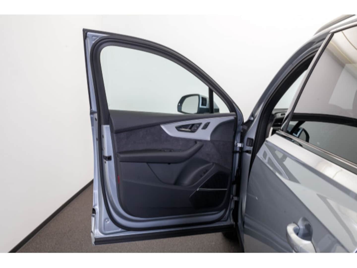Bild über Audi Q7 SUV S line 50 TDI quattro tiptronic - für weitere Informationen kontaktieren Sie den Audi Partner