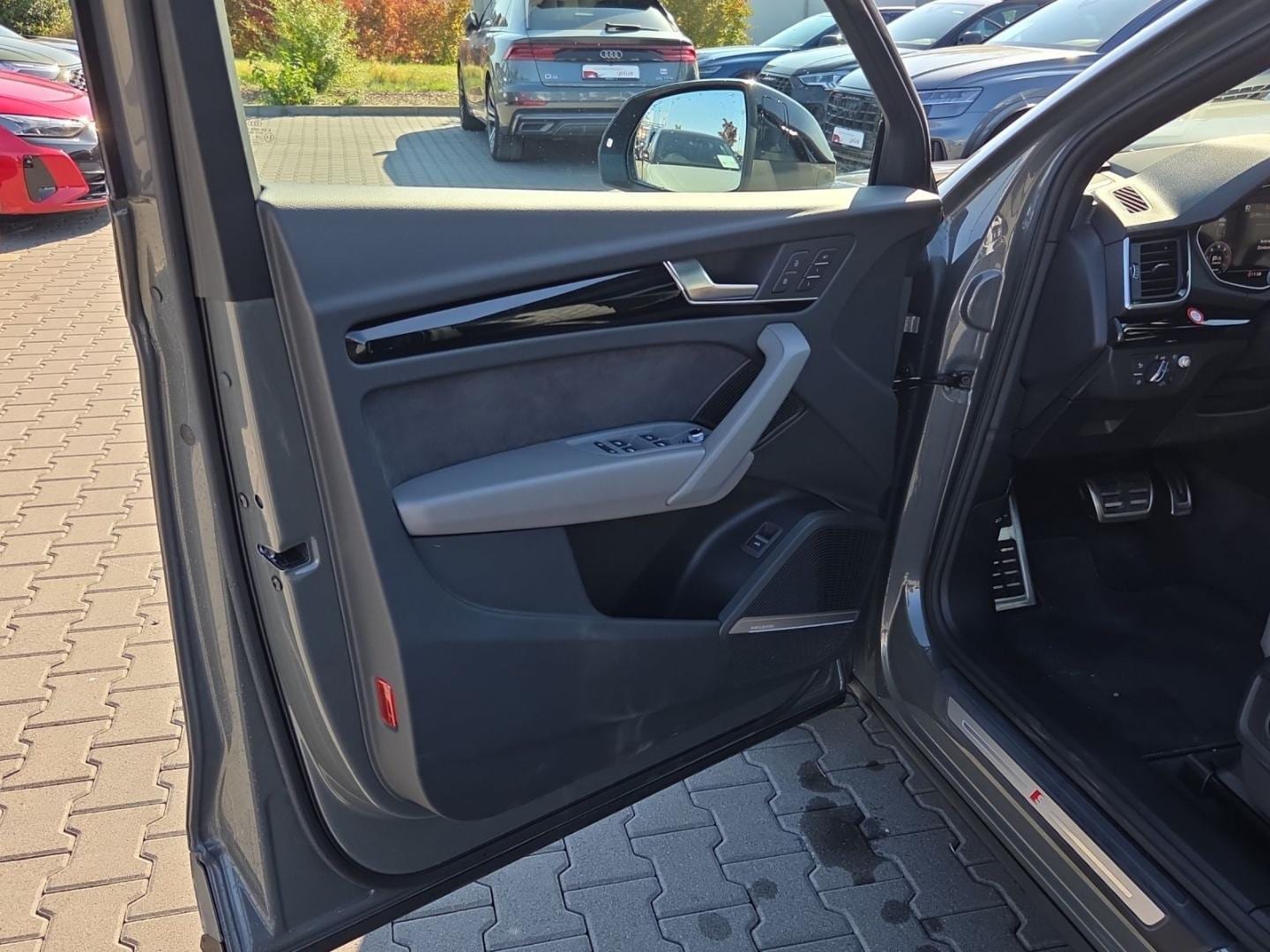 Bild über Audi Q5 Sportback 40 TDI quattro S tronic - für weitere Informationen kontaktieren Sie den Audi Partner