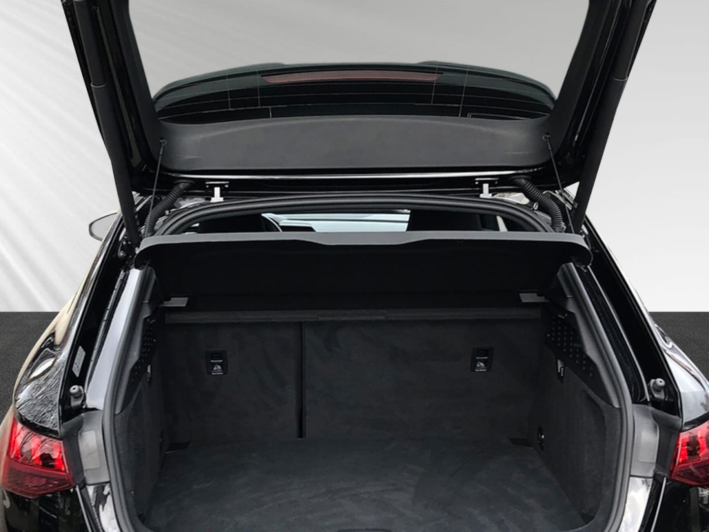 Bild über Audi A3 Sportback TFSI e S line 45 TFSI e S tronic - für weitere Informationen kontaktieren Sie den Audi Partner