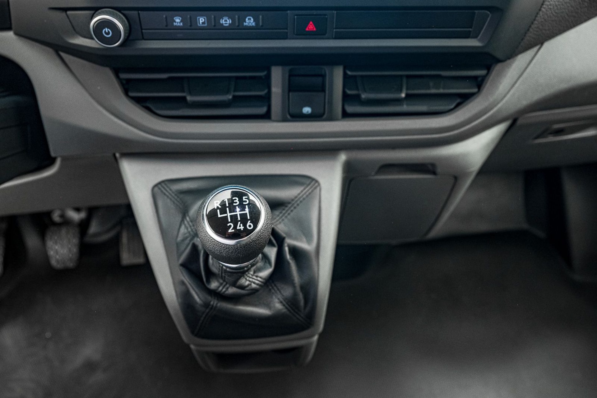 Volkswagen Transporter Kasten langer Radstand
