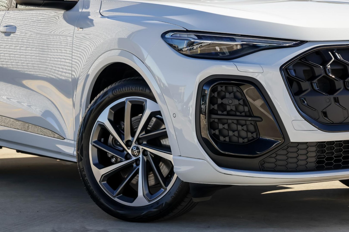 Image about Audi Q5 SUV TDI quattro 150 kW sport