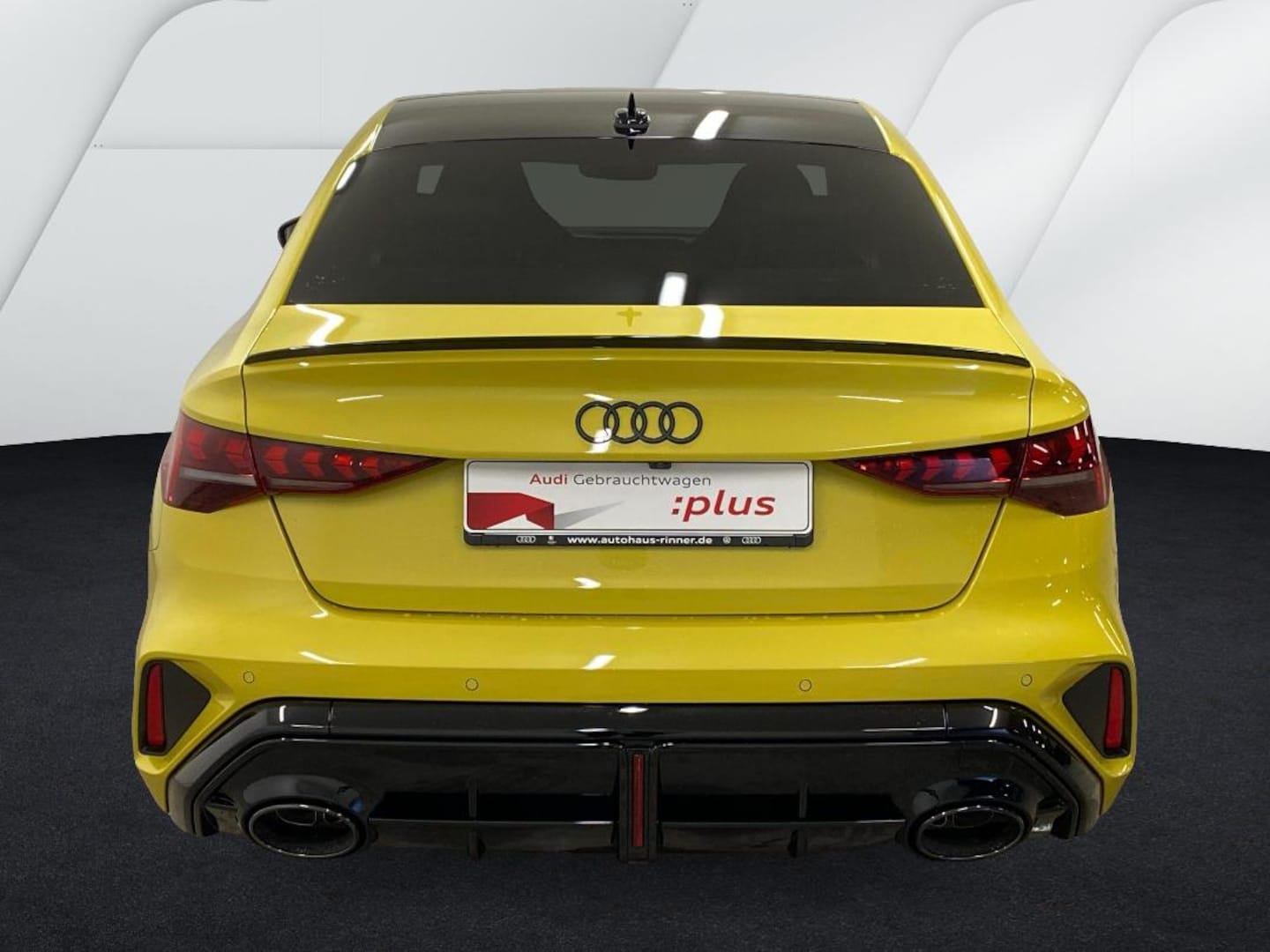Bild über Audi RS 3 Limousine TFSI quattro 294 kW S tronic - für weitere Informationen kontaktieren Sie den Audi Partner