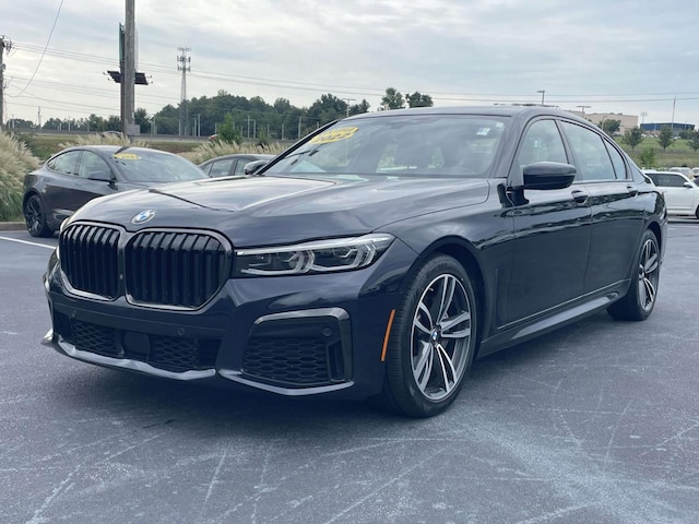 2022 BMW 740