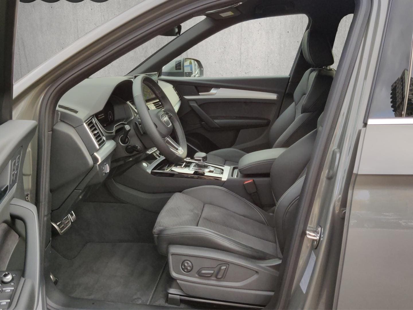Bild über Audi Q5 Sportback 40 TFSI quattro S tronic - für weitere Informationen kontaktieren Sie den Audi Partner