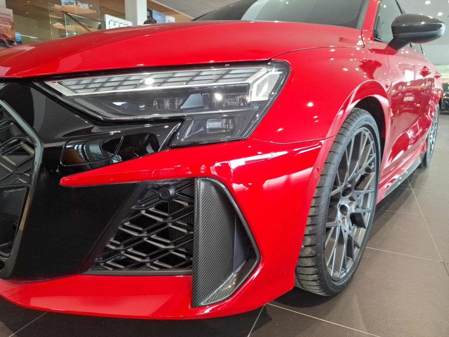 Bild som visar Audi RS 3 Sedan RS 3 Sedan 400 hk S tronic - för mer information kontakta din Audi Partner