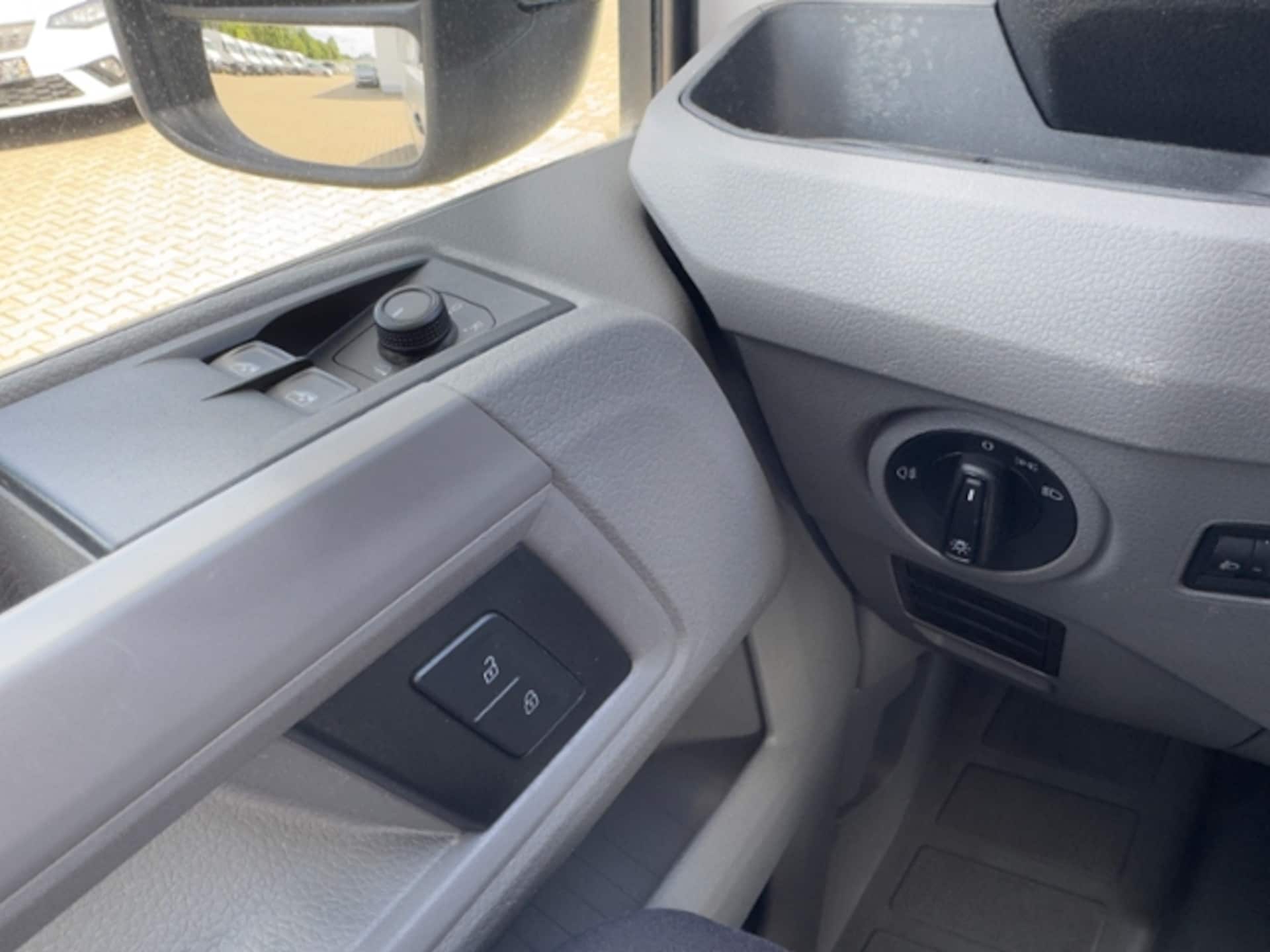 Volkswagen Crafter Kasten mittlerer Radstand