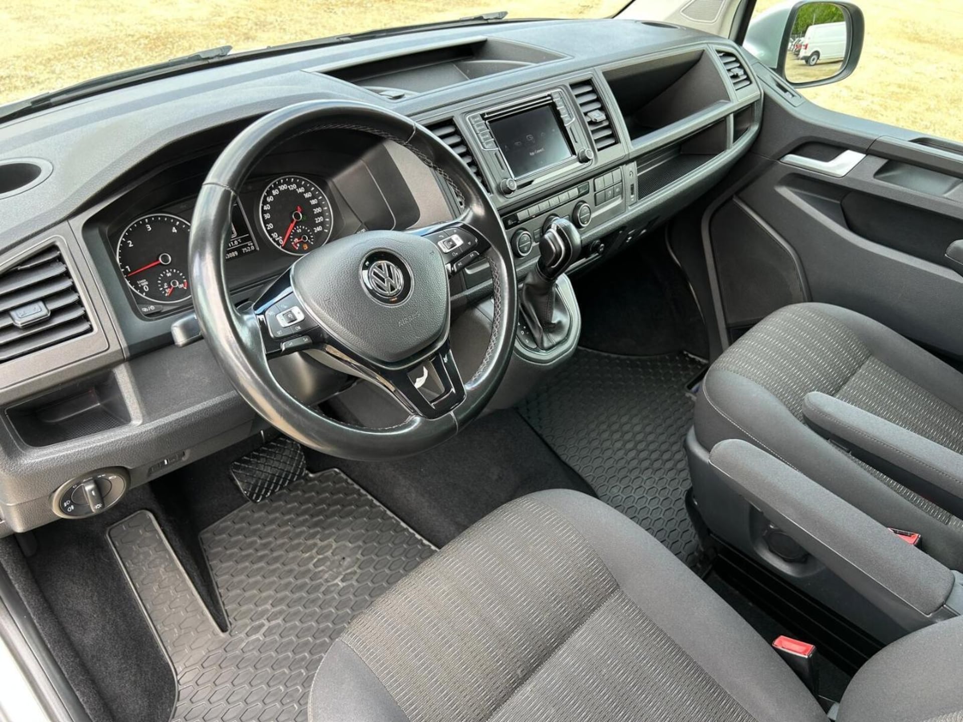 Volkswagen Caravelle 6 długi rozstaw osi Comfortline