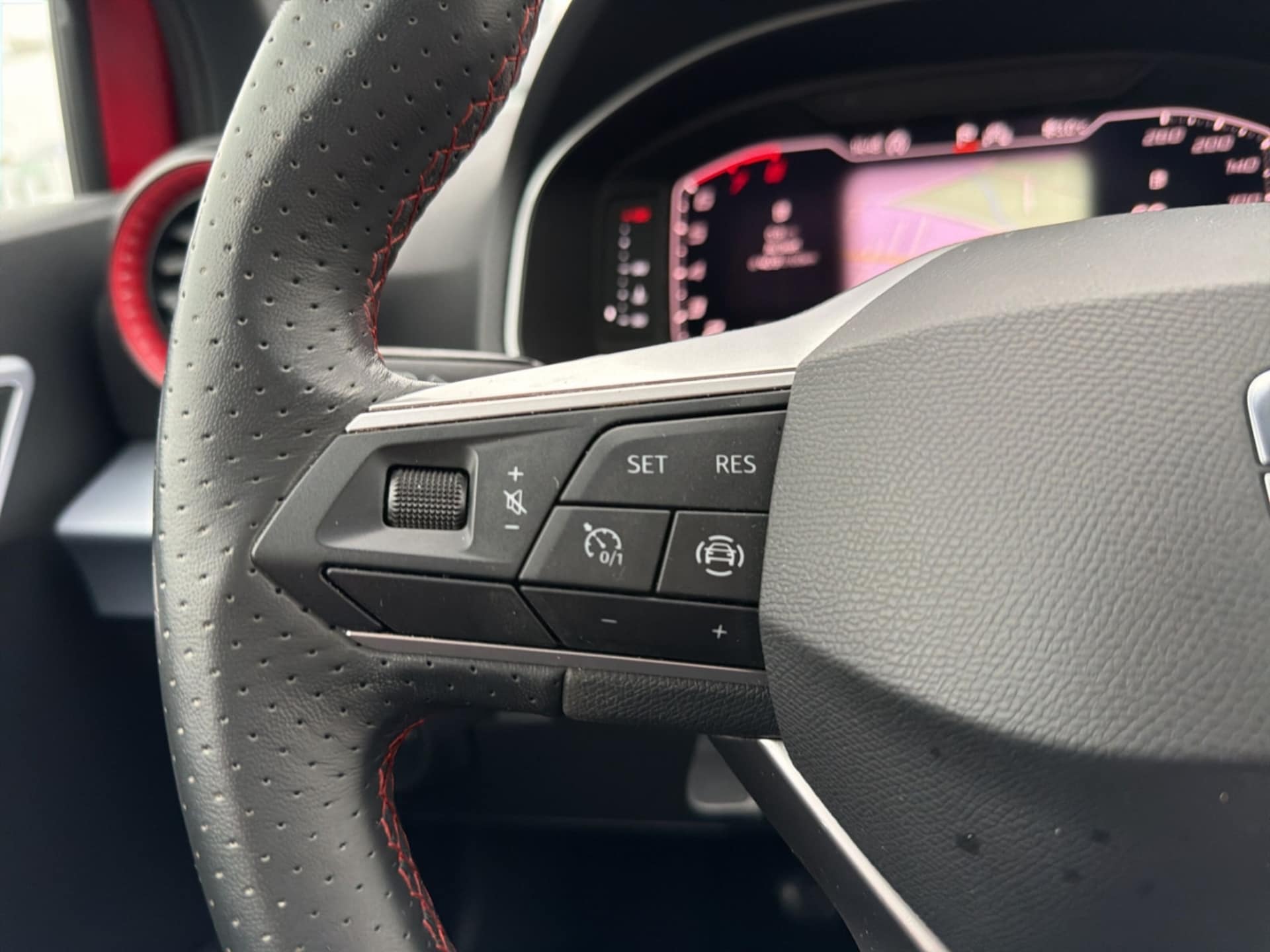 SEAT Arona FR
