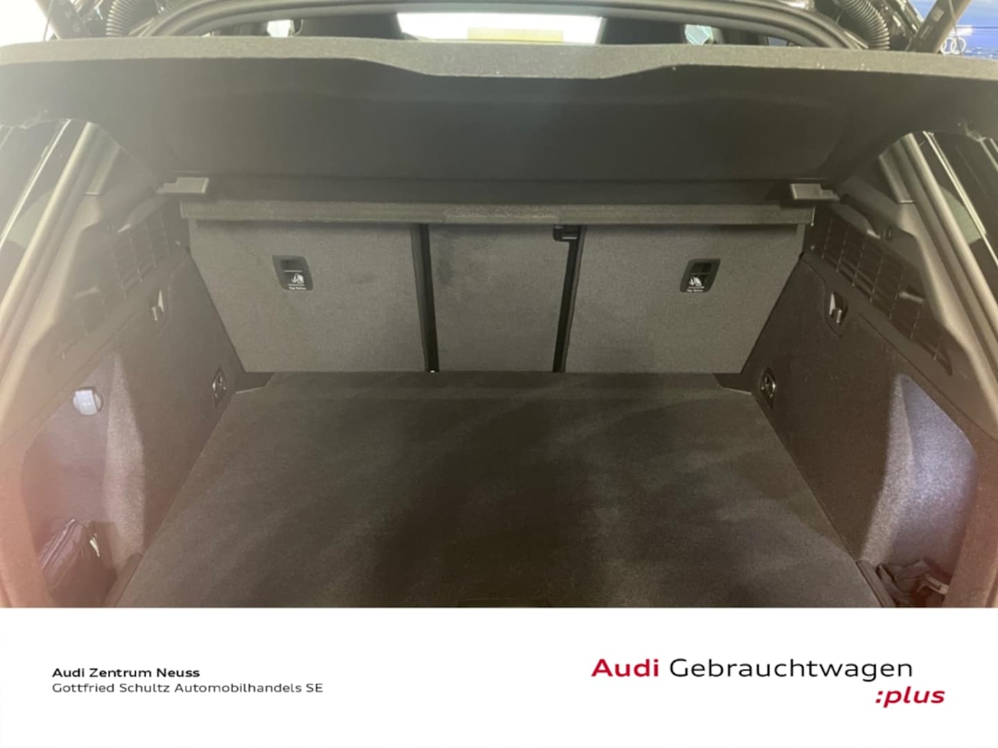 Bild über Audi RS 3 Sportback TFSI quattro 294 kW S tronic - für weitere Informationen kontaktieren Sie den Audi Partner