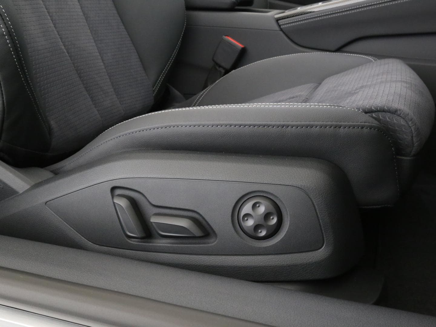 Bild über Audi S5 Cabriolet TFSI quattro tiptronic - für weitere Informationen kontaktieren Sie den Audi Partner