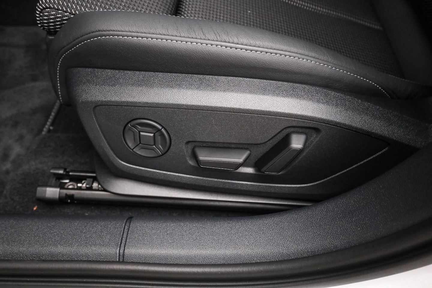 Bild über Audi S3 Sportback TFSI quattro S tronic - für weitere Informationen kontaktieren Sie den Audi Partner