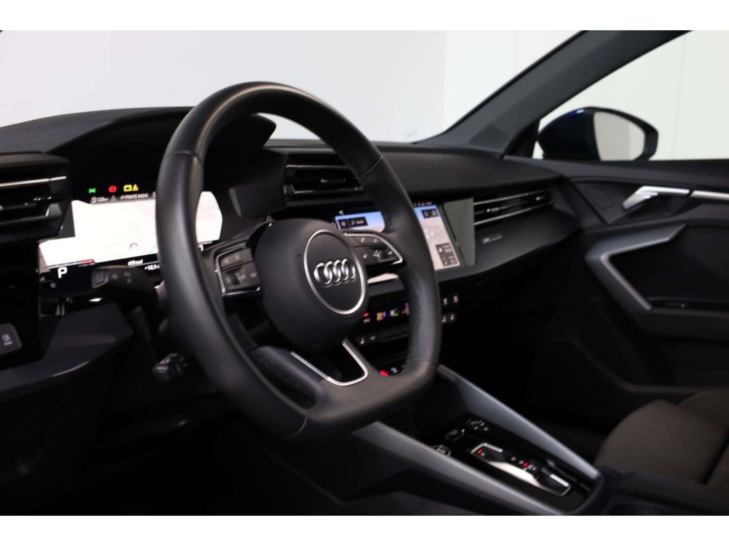 Bild über Audi A3 Limousine TDI S tronic - für weitere Informationen kontaktieren Sie den Audi Partner
