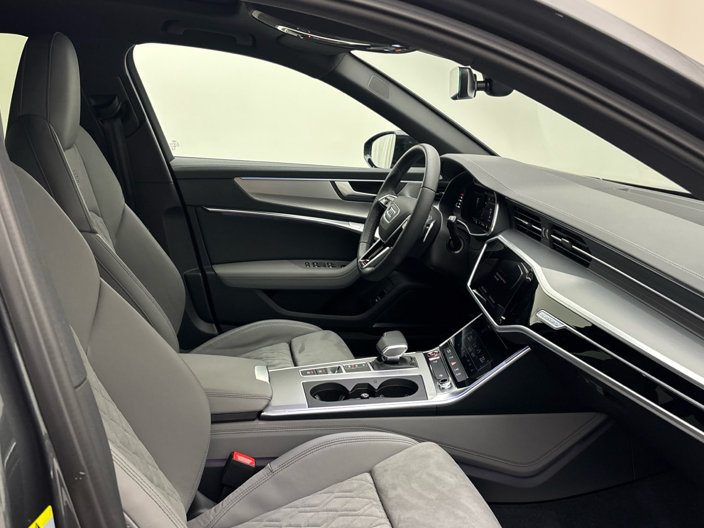 Bild über Audi S6 Avant TDI quattro tiptronic - für weitere Informationen kontaktieren Sie den Audi Partner