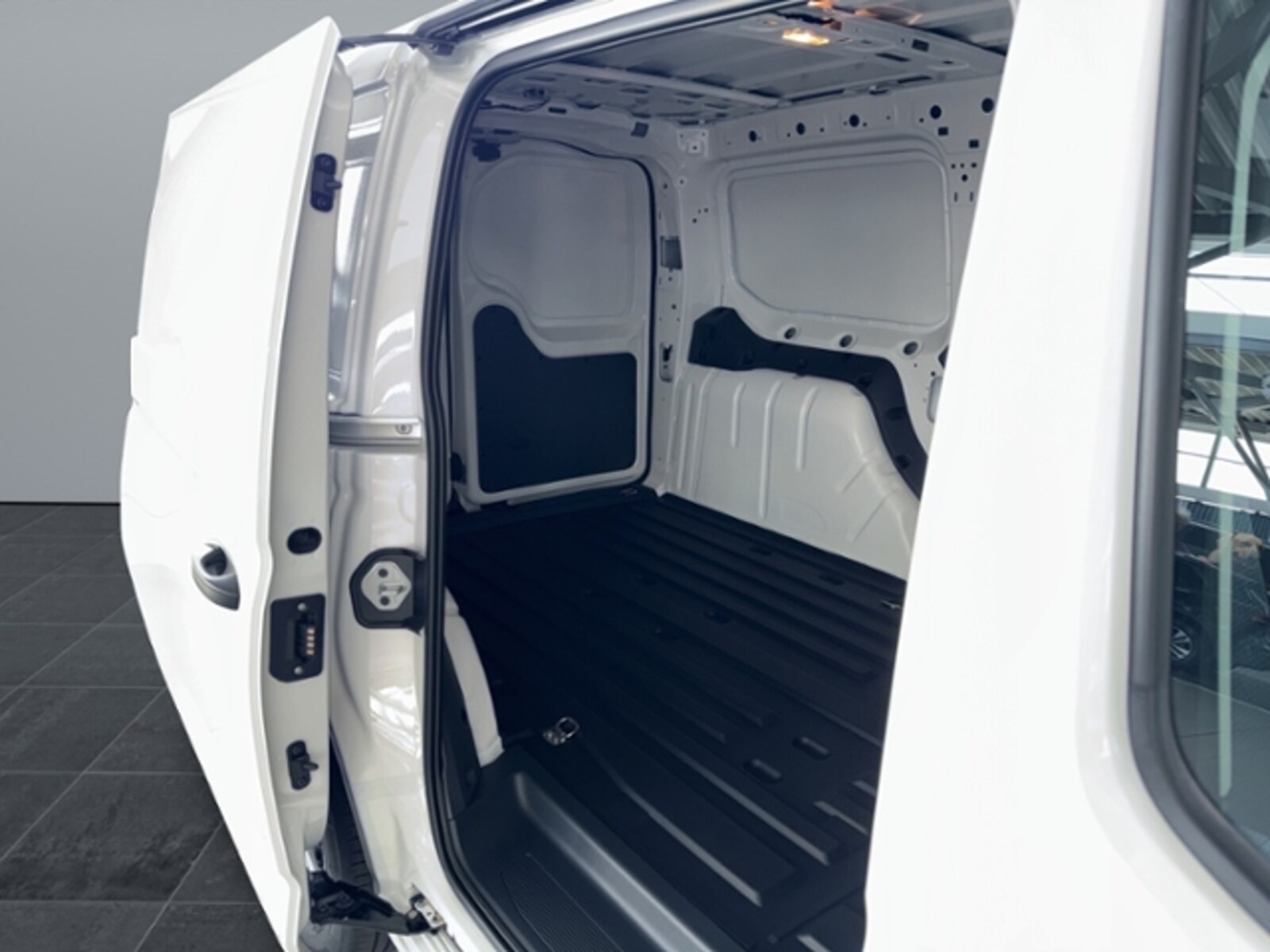 Volkswagen Caddy Maxi Cargo – Bild 13