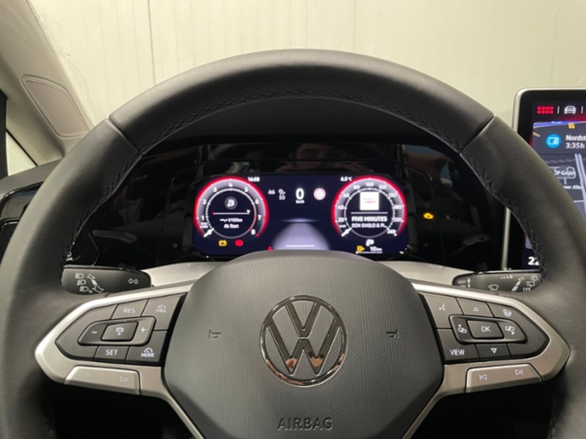 Volkswagen Golf Life