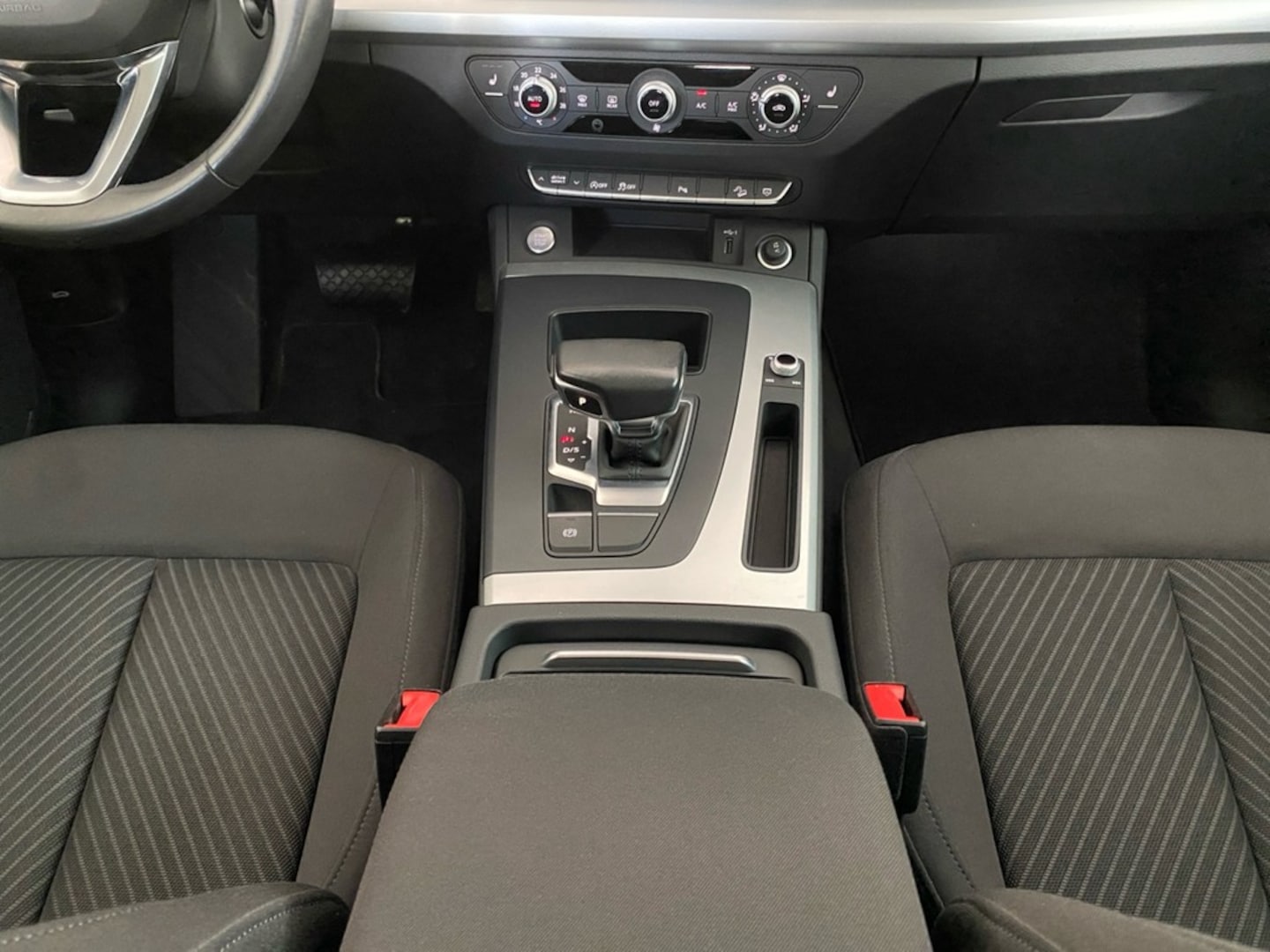 Bild über Audi Q5 35 TDI S tronic - für weitere Informationen kontaktieren Sie den Audi Partner