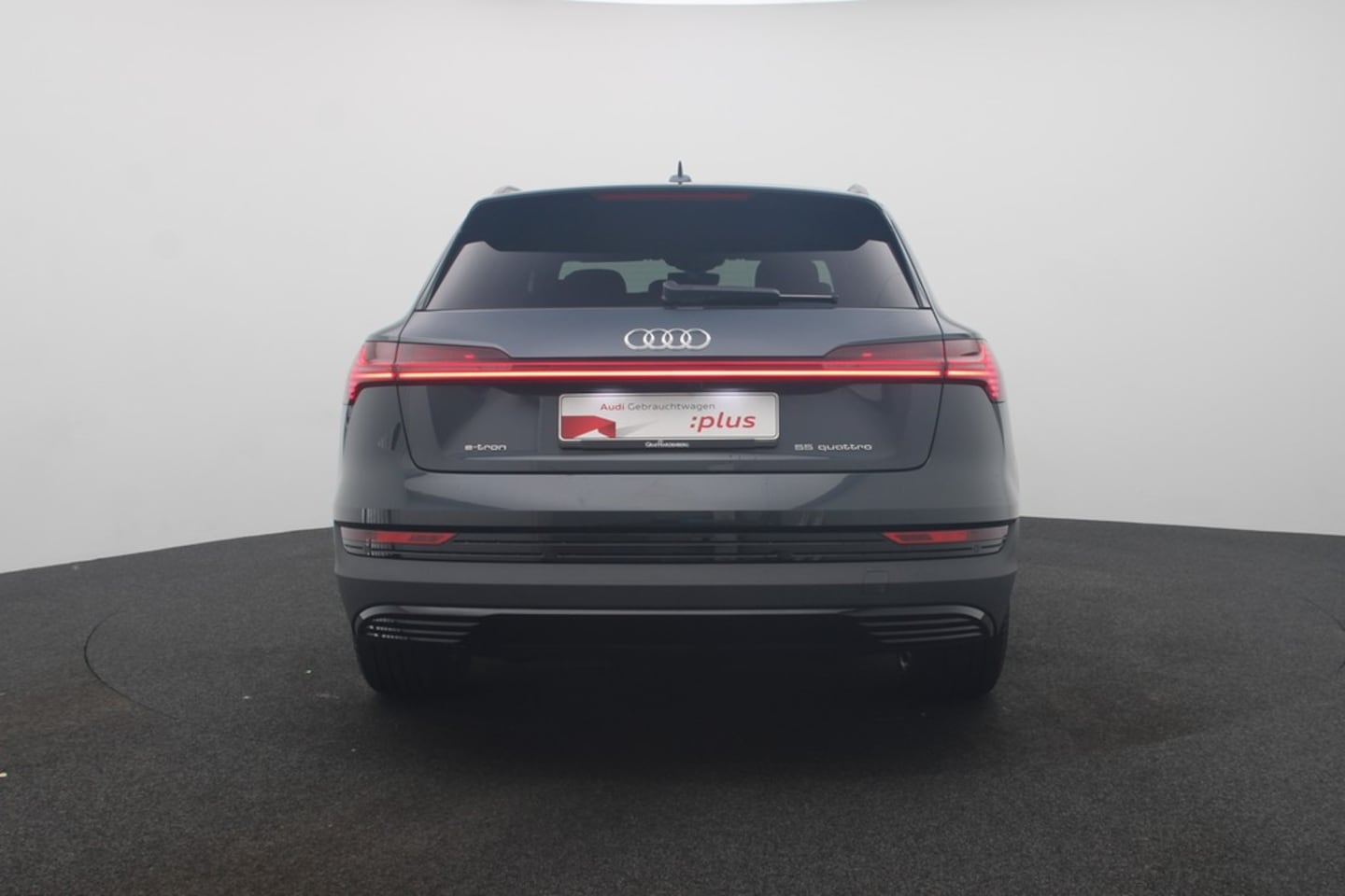 Bild über Audi e-tron 55 quattro - für weitere Informationen kontaktieren Sie den Audi Partner