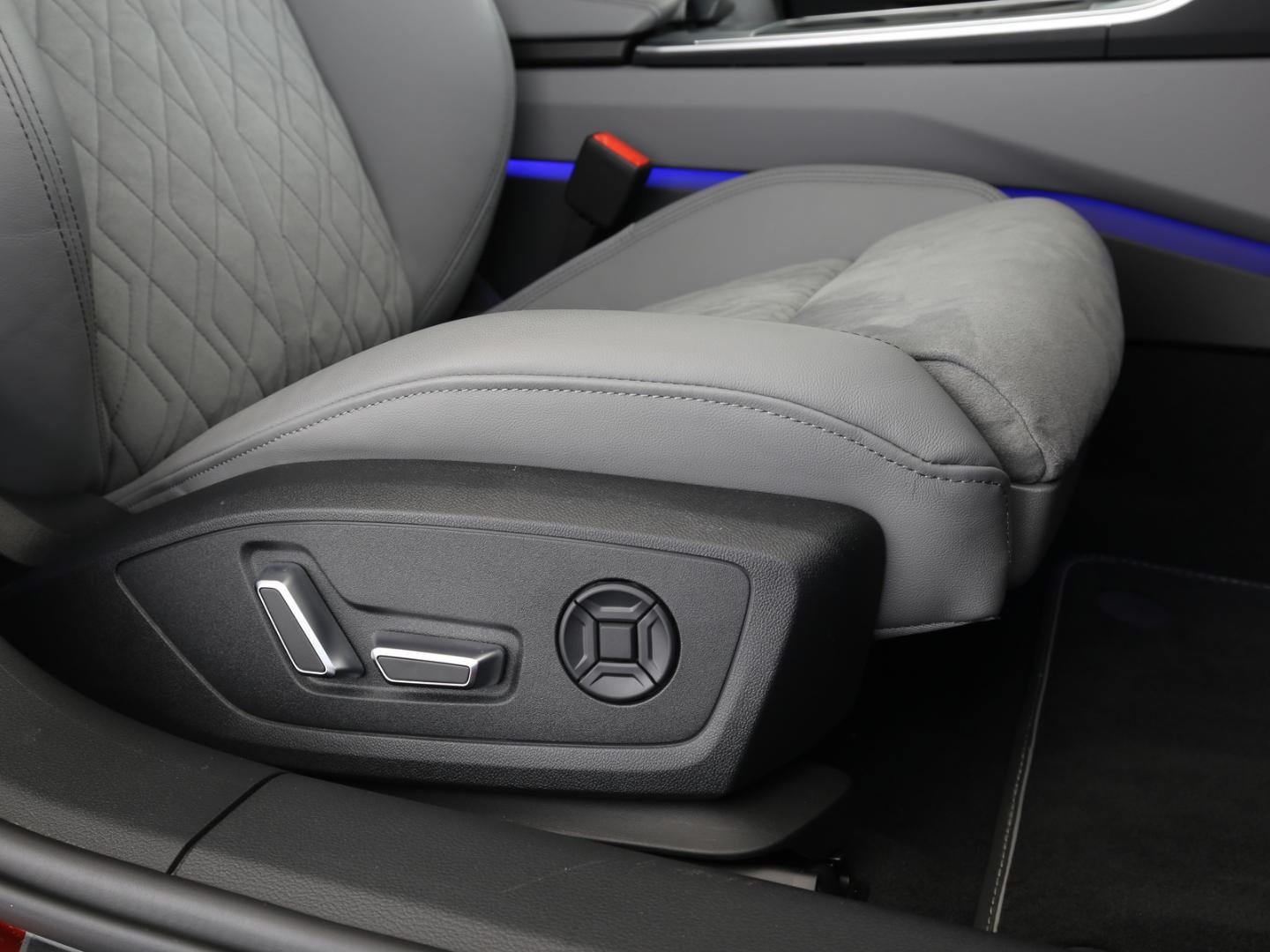 Bild über Audi S6 Avant TDI quattro tiptronic - für weitere Informationen kontaktieren Sie den Audi Partner