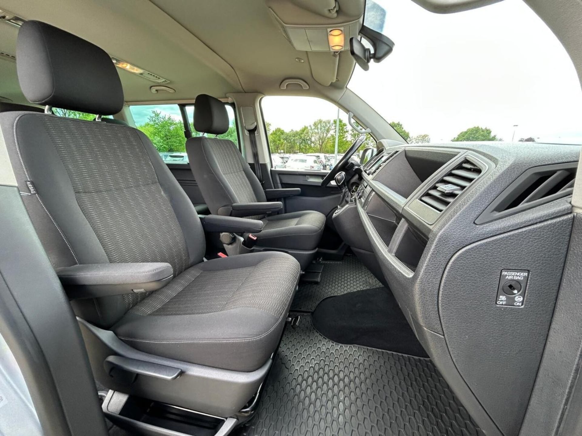 Volkswagen Caravelle 6 długi rozstaw osi Comfortline