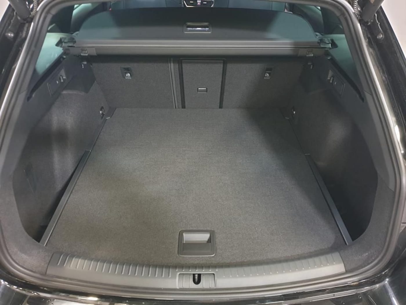 CUPRA Leon Sportstourer 1.5 eTSI Launch Edition DSG 110 kW (150 CV) — photo 8