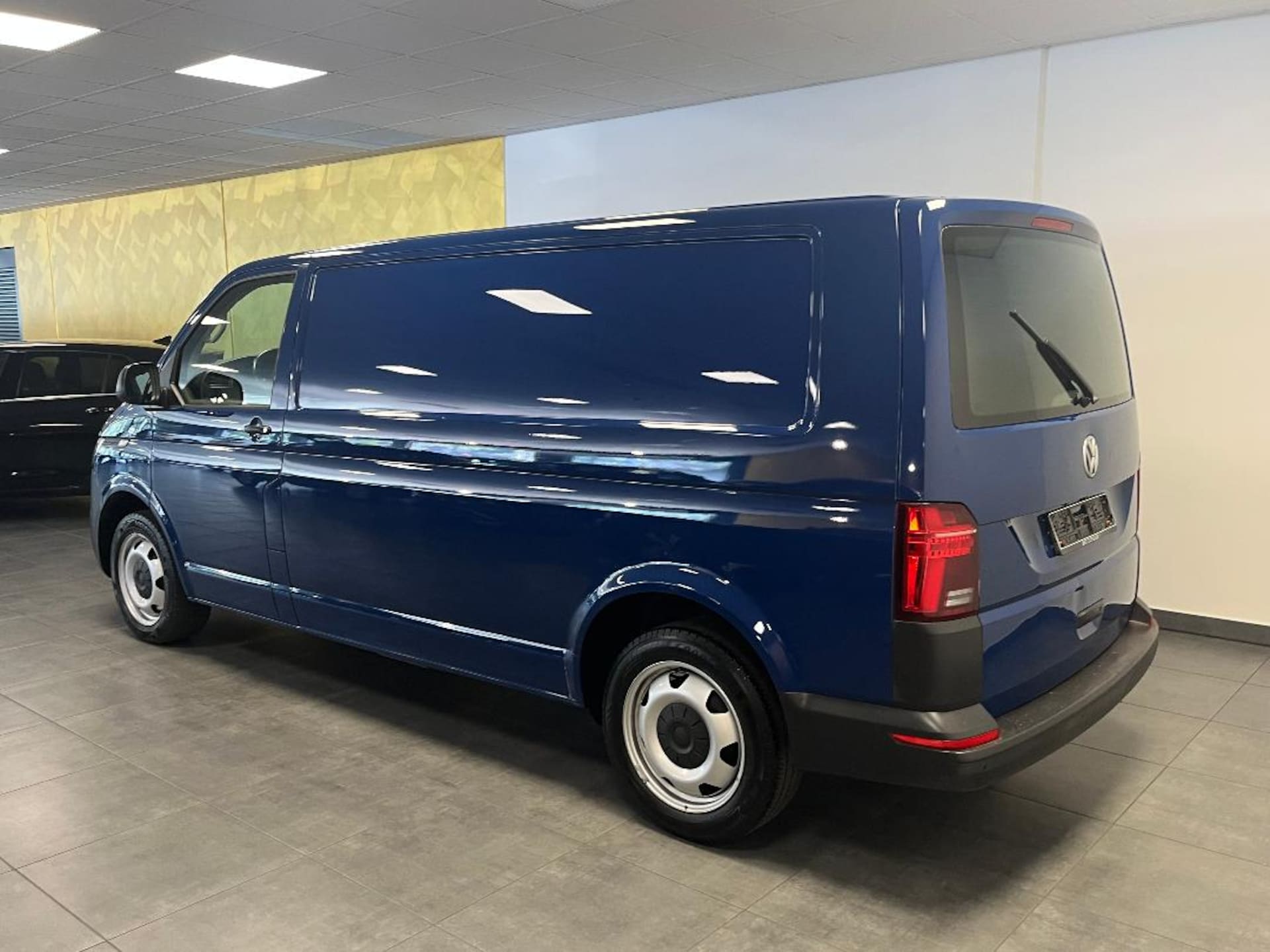 Volkswagen T6.1 Transporter Kasten langer Radstand