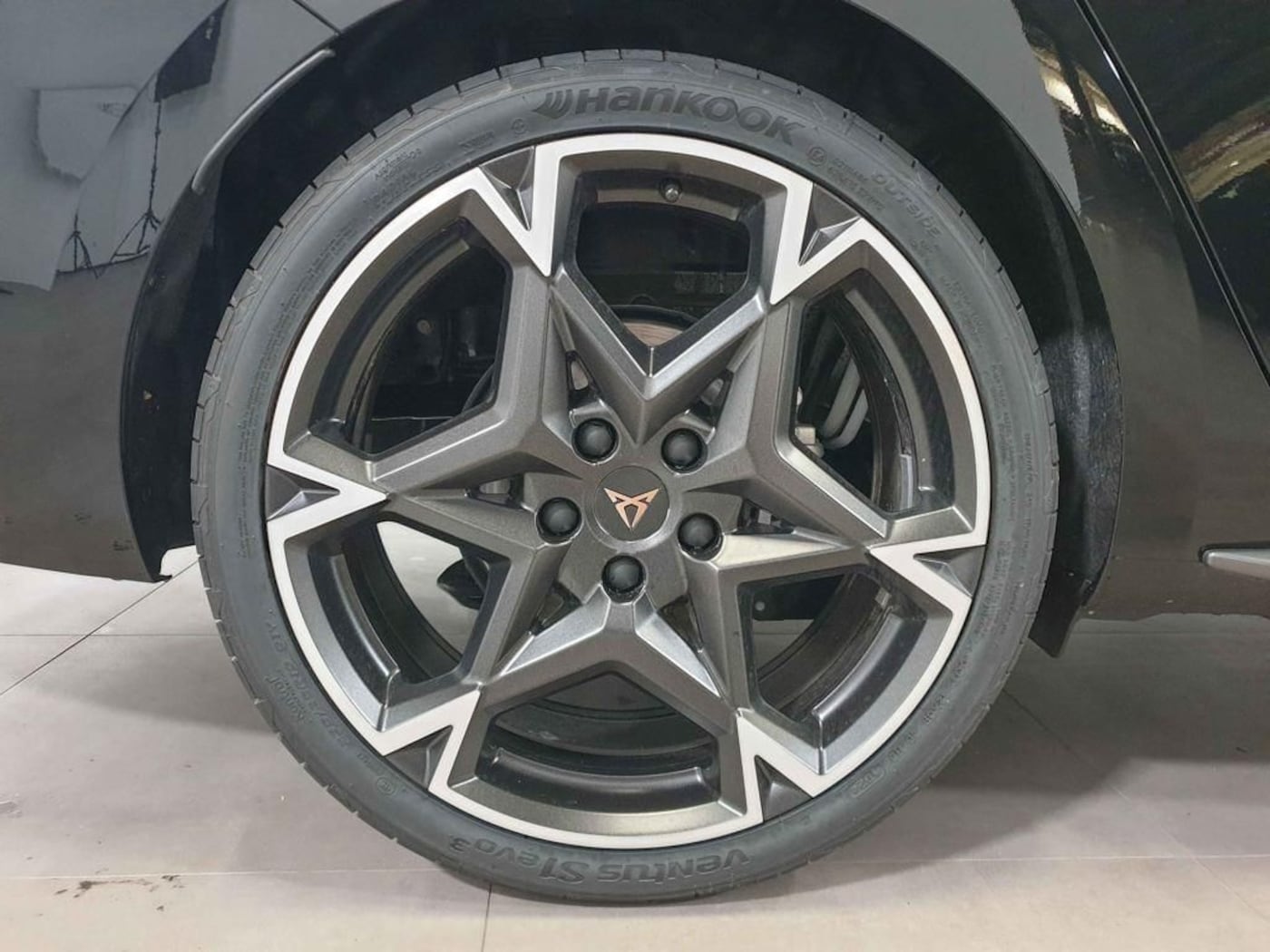 CUPRA Leon Sportstourer 1.5 eTSI Launch Edition DSG 110 kW (150 CV) — photo 9