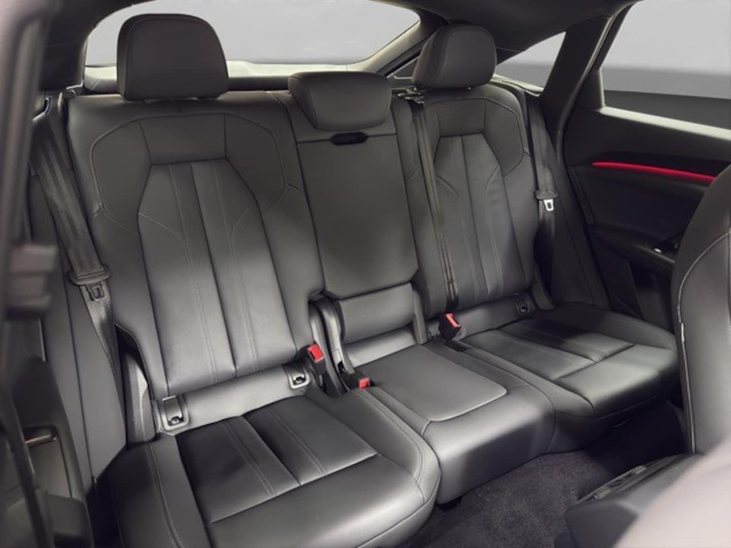 Bild über Audi Q5 Sportback TDI quattro 150 kW S tronic - für weitere Informationen kontaktieren Sie den Audi Partner