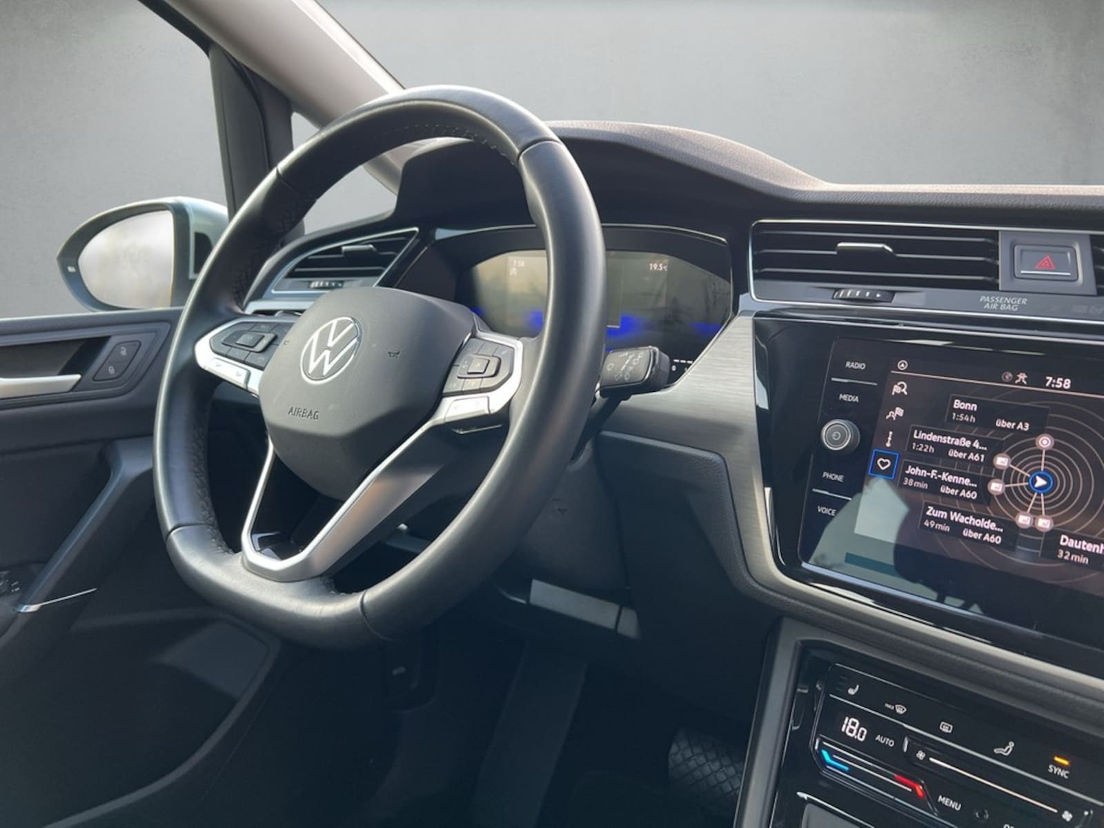 Volkswagen Touran – Bild 7