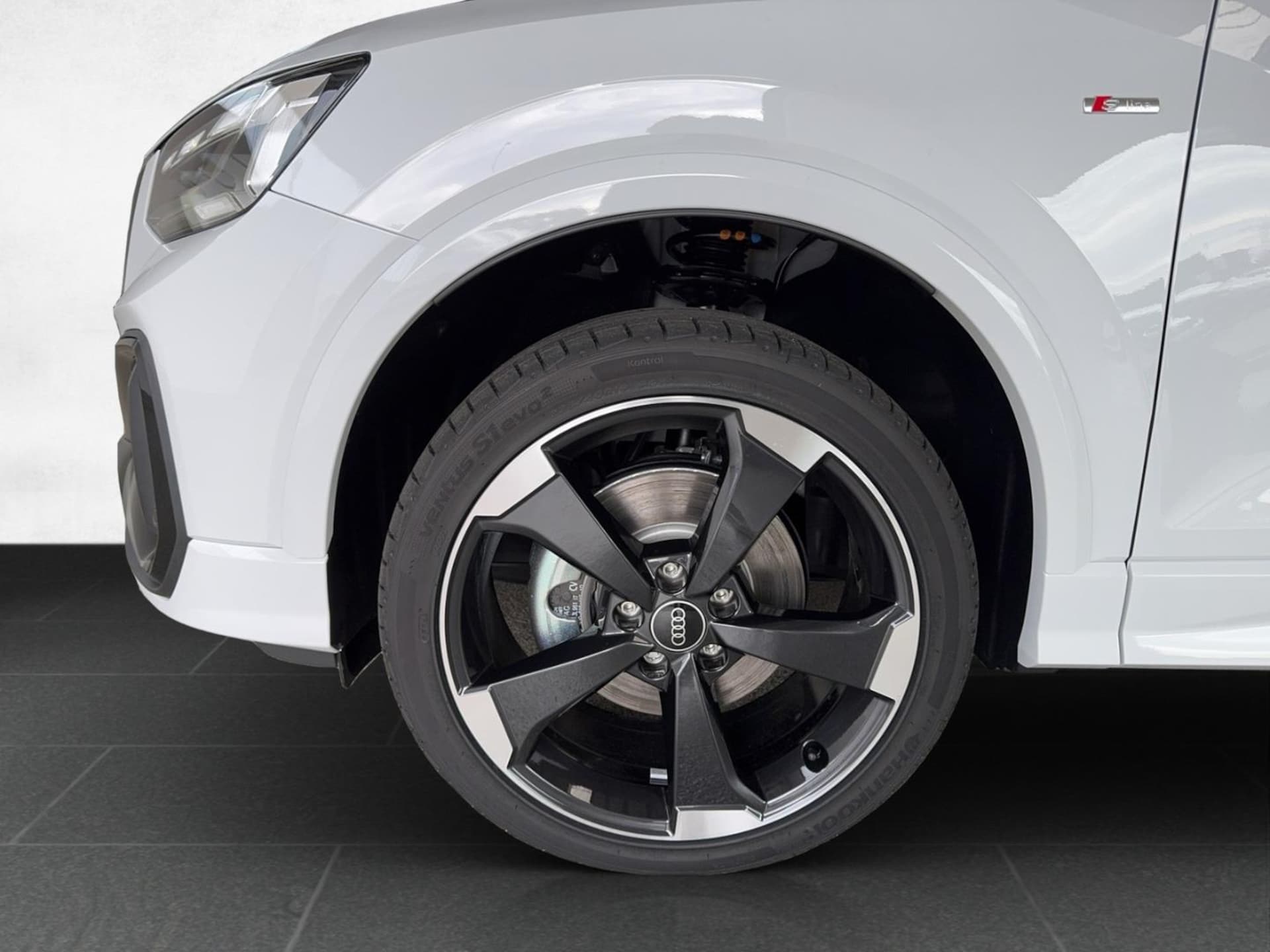 Audi Q2 S line
