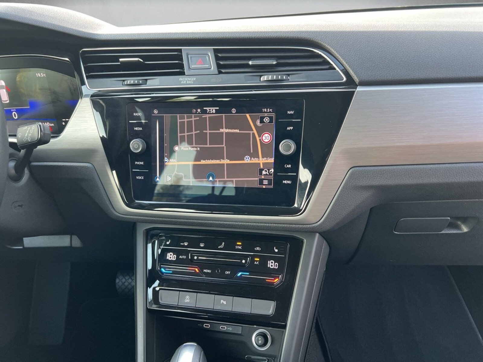 Volkswagen Touran – Bild 11
