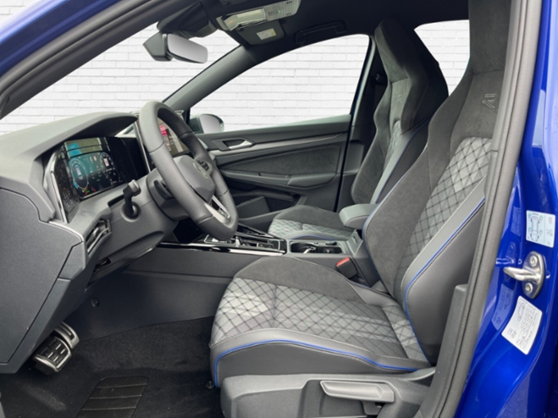 Volkswagen Golf R-Line