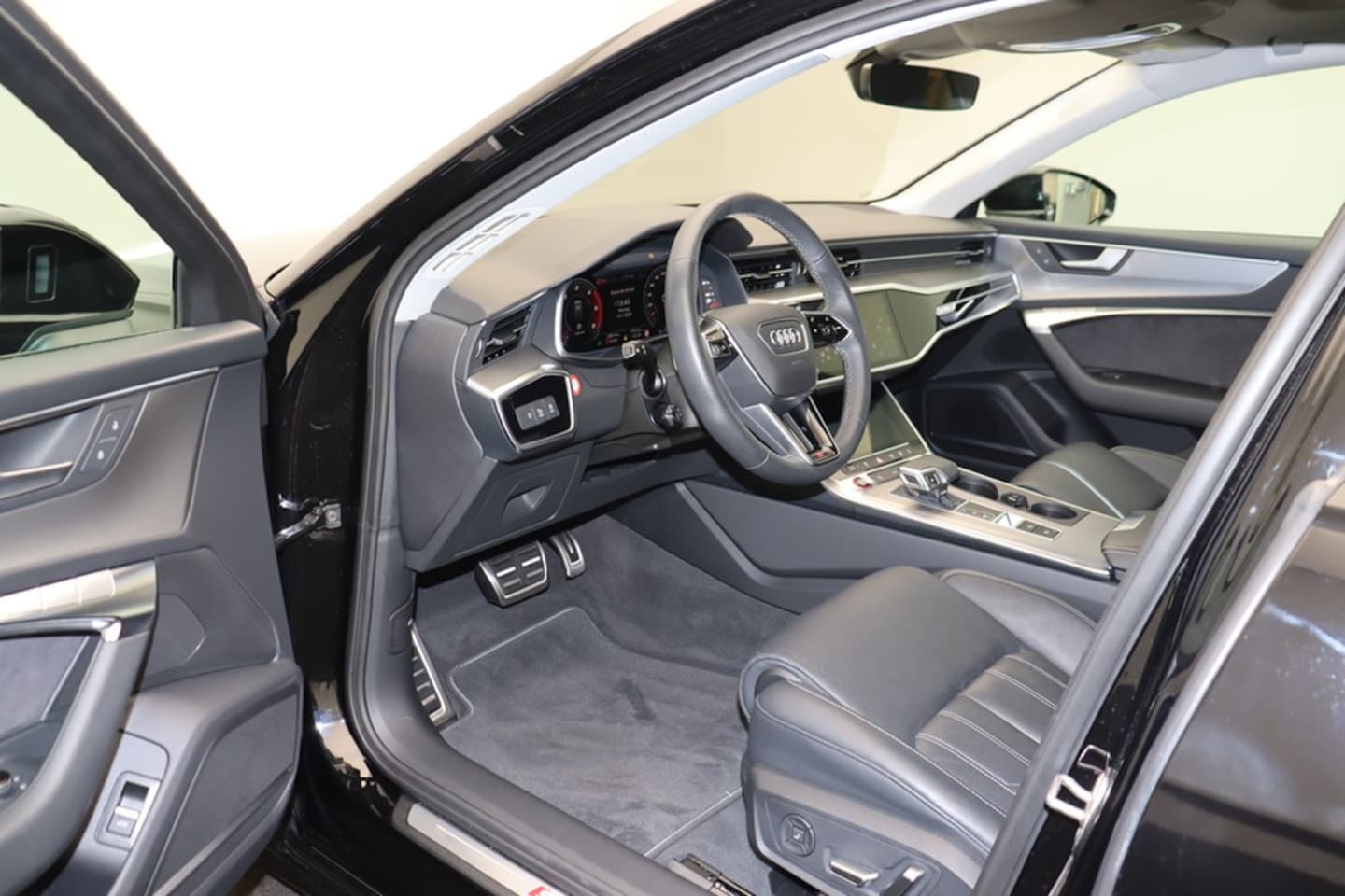 Bild über Audi S6 Avant TDI quattro tiptronic - für weitere Informationen kontaktieren Sie den Audi Partner