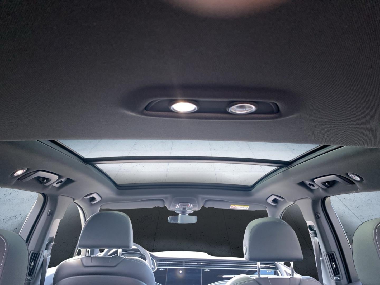 Bild über Audi Q7 SUV TFSI e S line business TFSI e quattro 360 kW tiptronic - für weitere Informationen kontaktieren Sie den Audi Partner