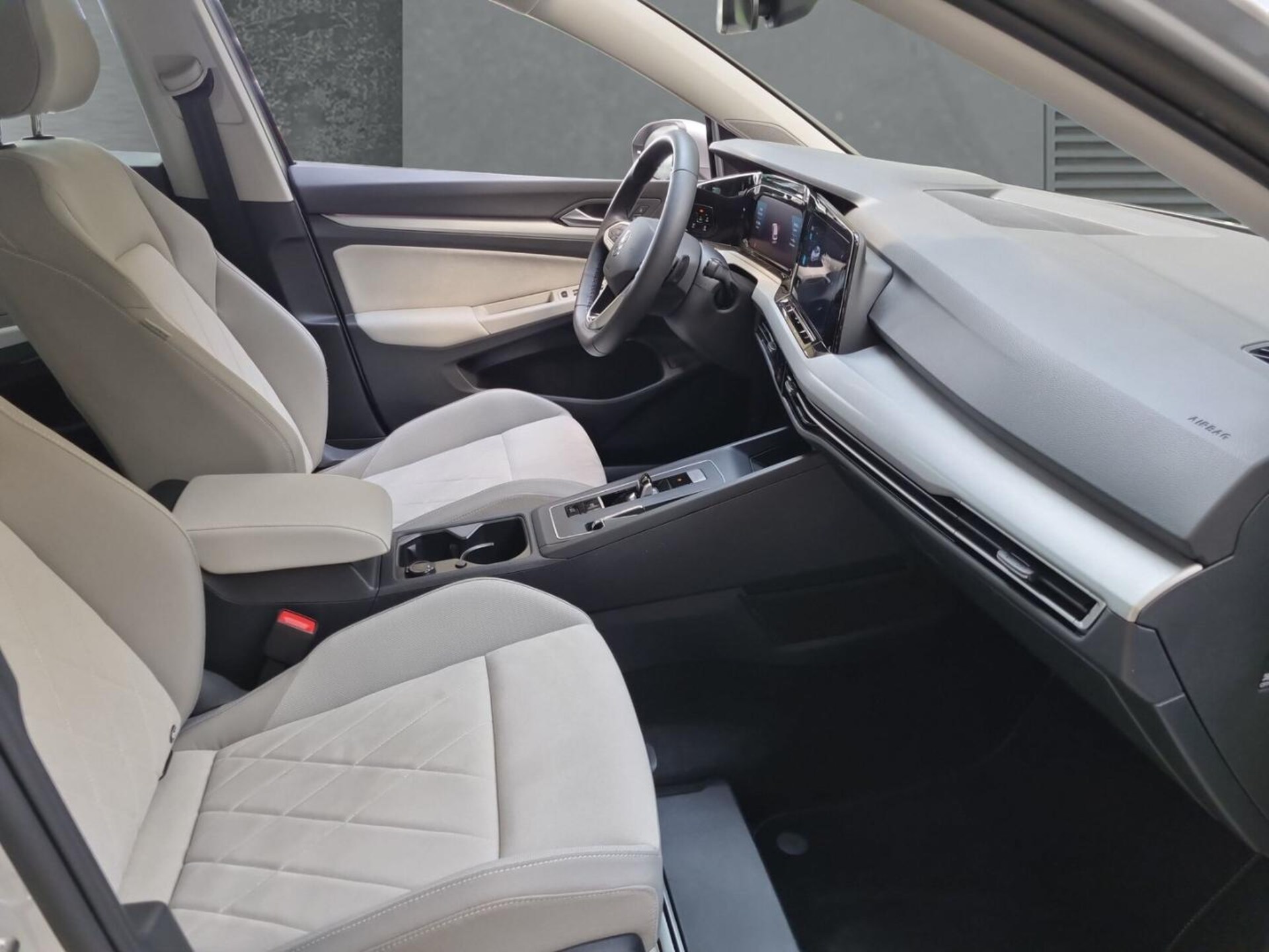 Volkswagen Golf Variant Life
