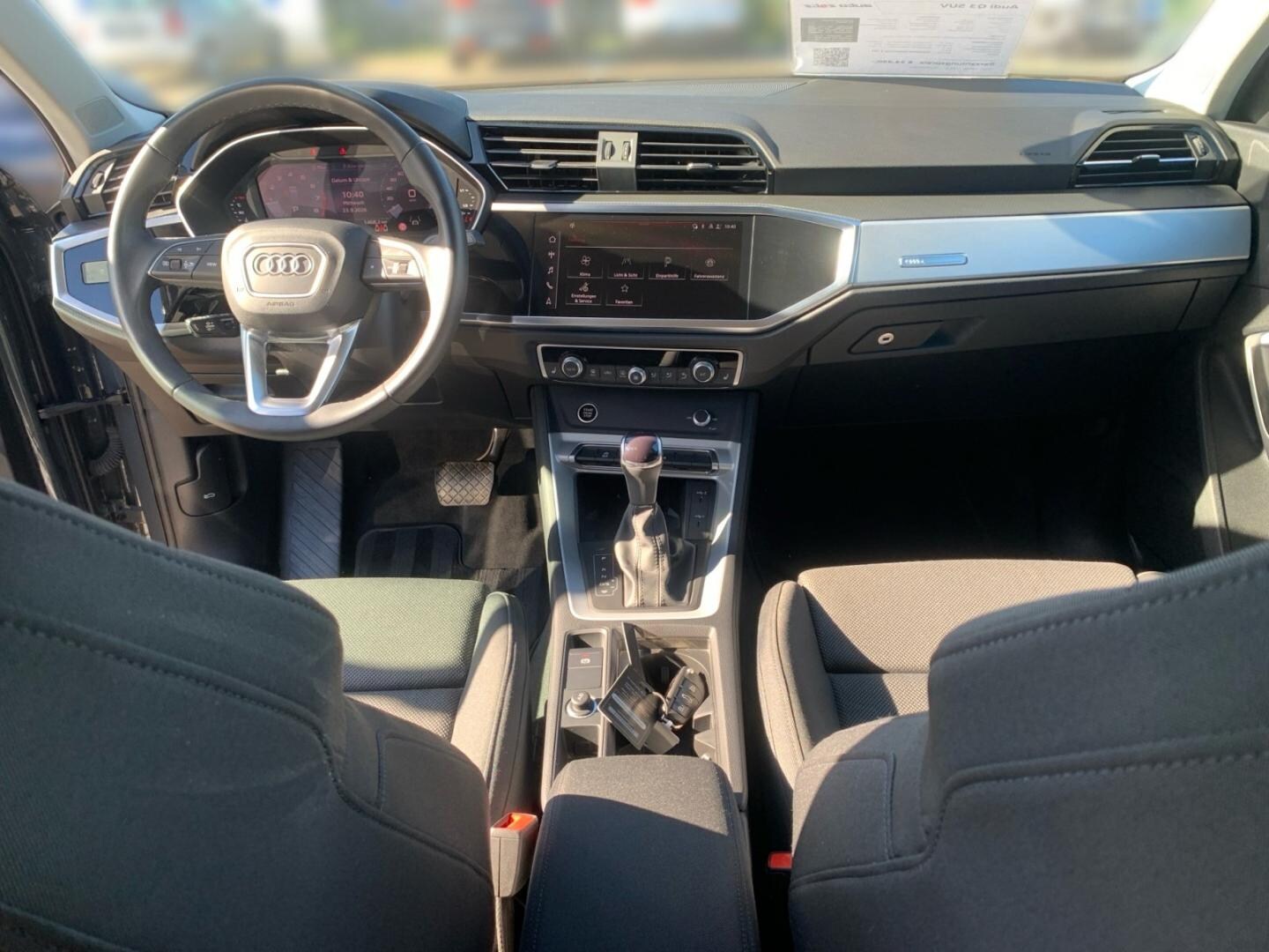 Bild über Audi Q3 advanced 35 TFSI S tronic - für weitere Informationen kontaktieren Sie den Audi Partner