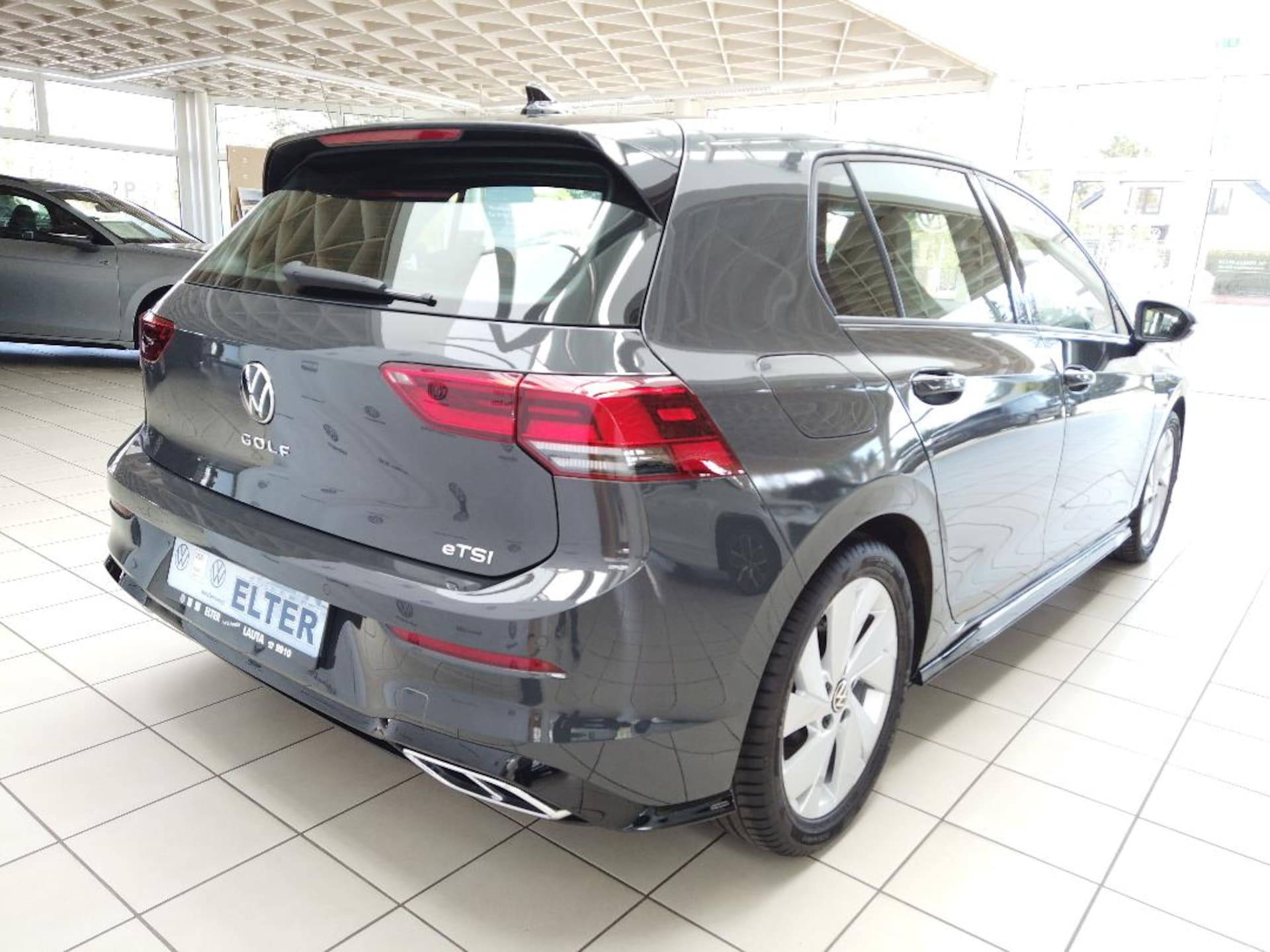 Volkswagen Golf R-Line