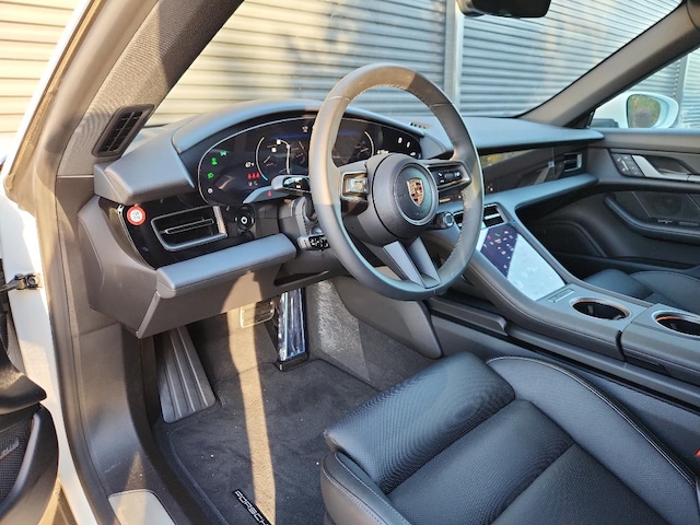 2025 Porsche Taycan