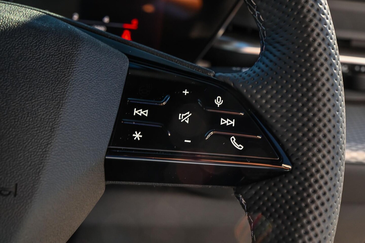 Image about Audi Q5 SUV TDI quattro 150 kW sport
