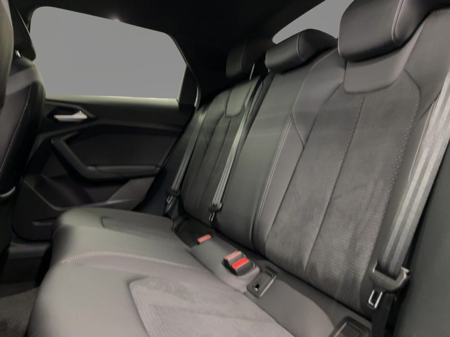Bild über Audi A1 Sportback S line 35 TFSI S tronic - für weitere Informationen kontaktieren Sie den Audi Partner