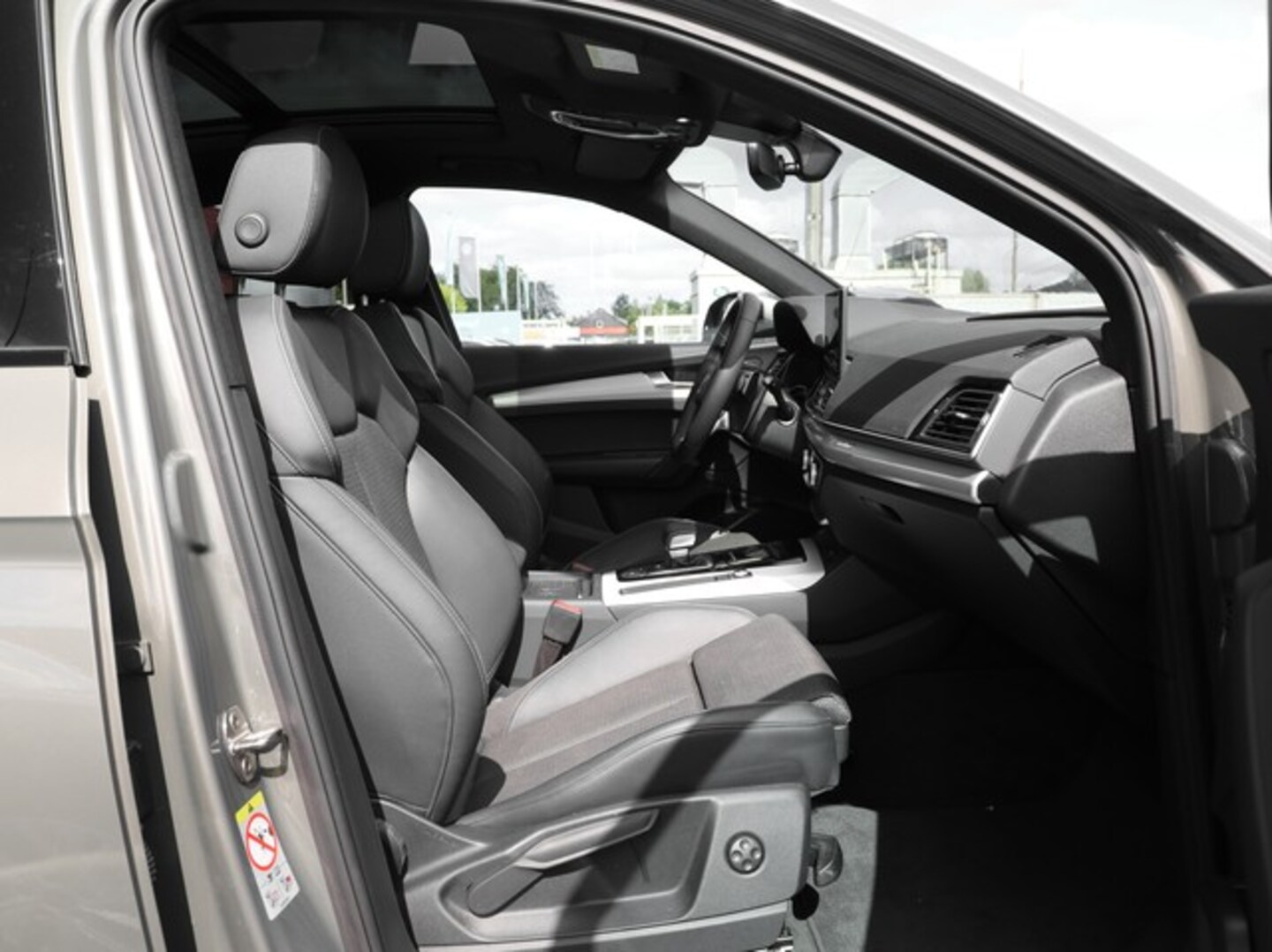 Bild über Audi Q5 Sportback 40 TDI quattro S tronic - für weitere Informationen kontaktieren Sie den Audi Partner