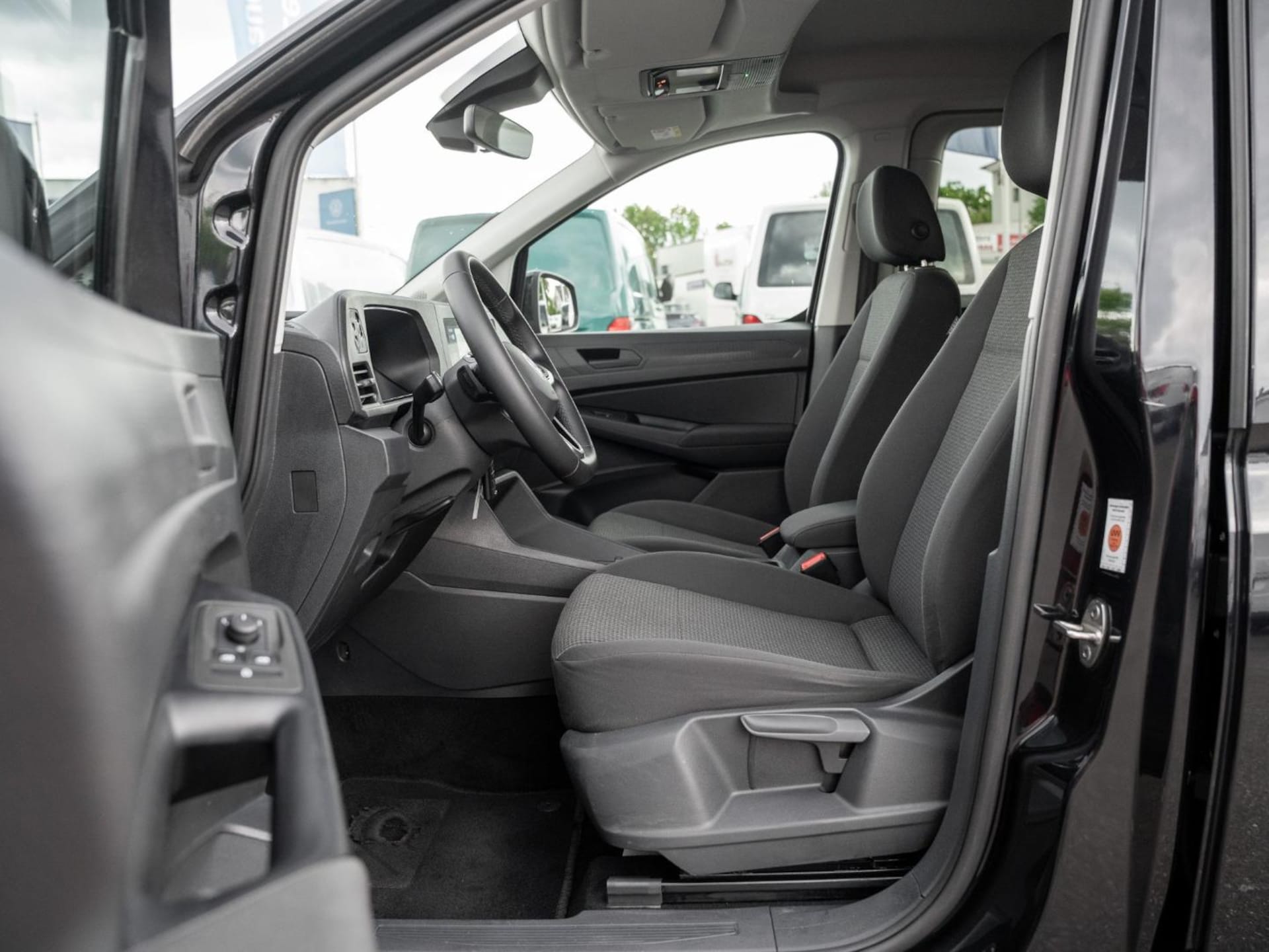 Volkswagen Caddy Maxi Basis-Modell