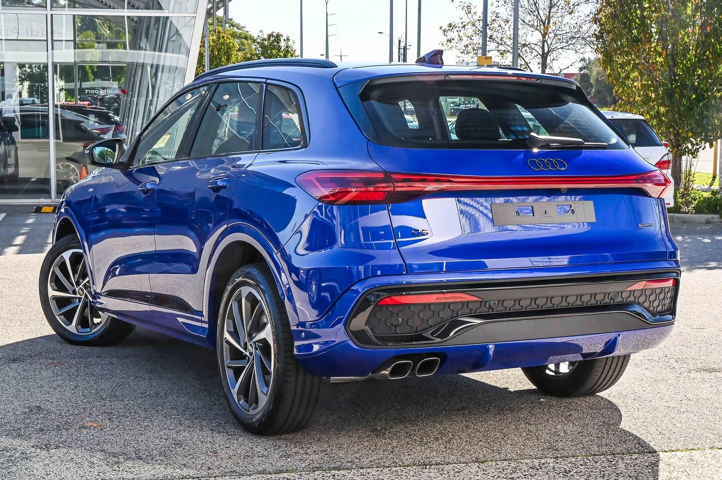 Image about Audi Q5 SUV TDI quattro 150 kW sport
