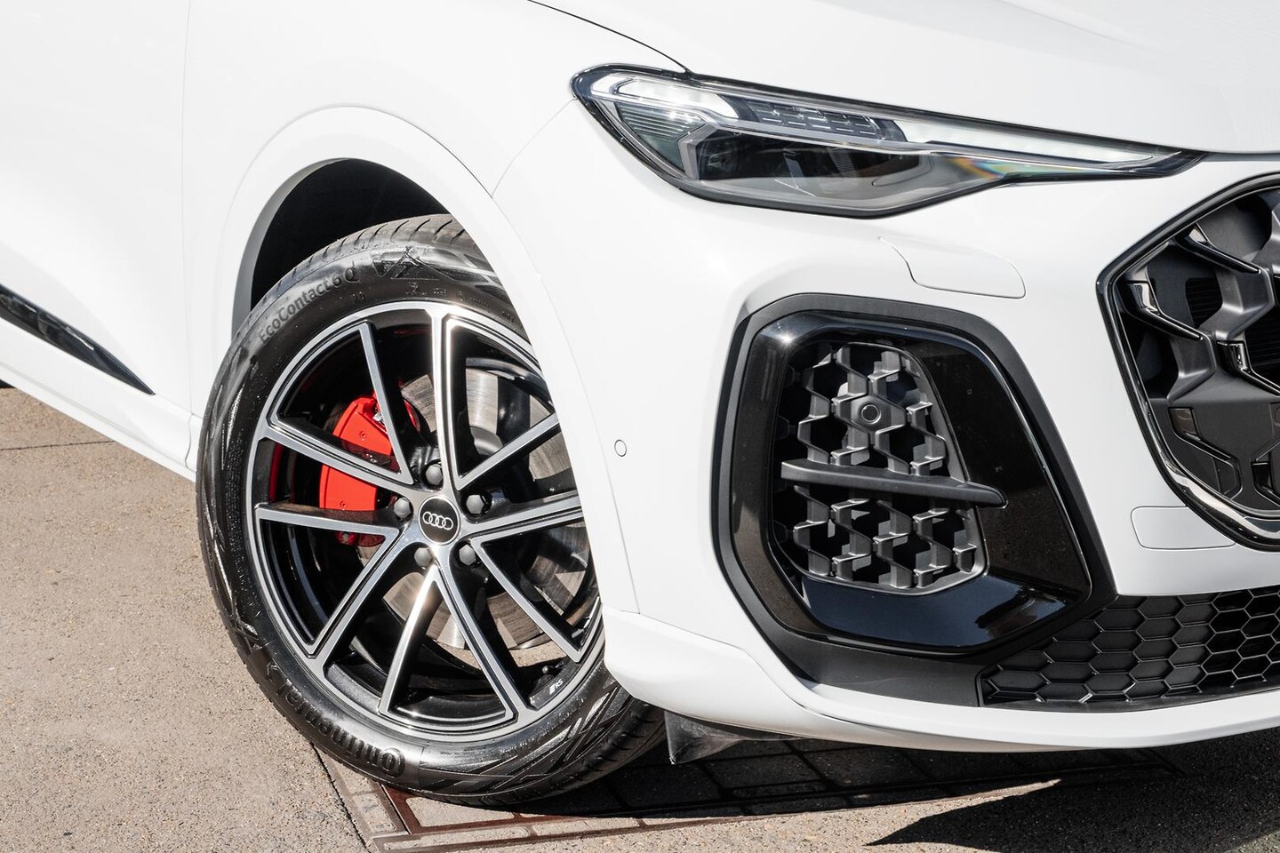 Image about Audi Q5 SUV e-hybrid quattro S tronic