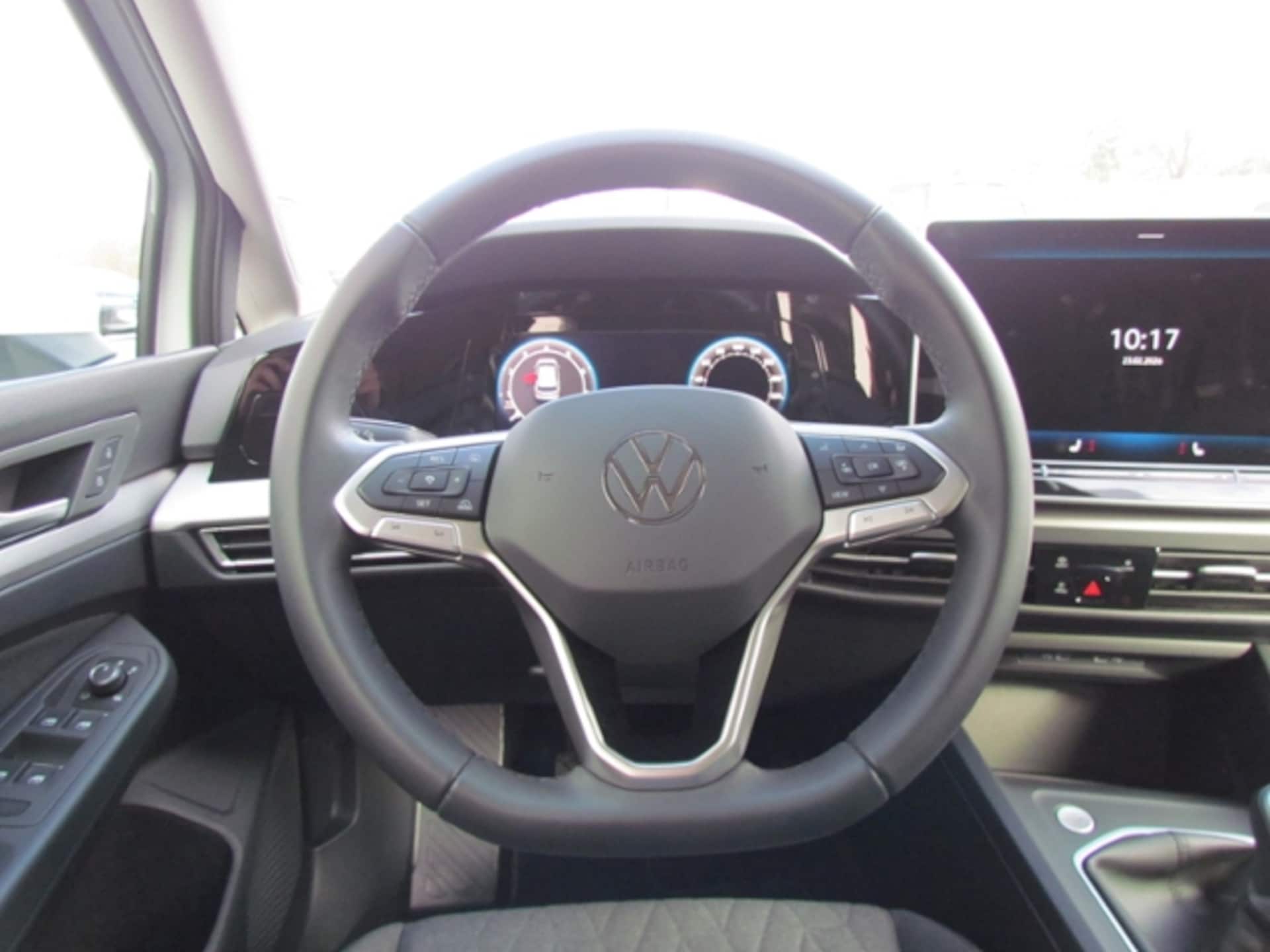 Volkswagen Golf Life