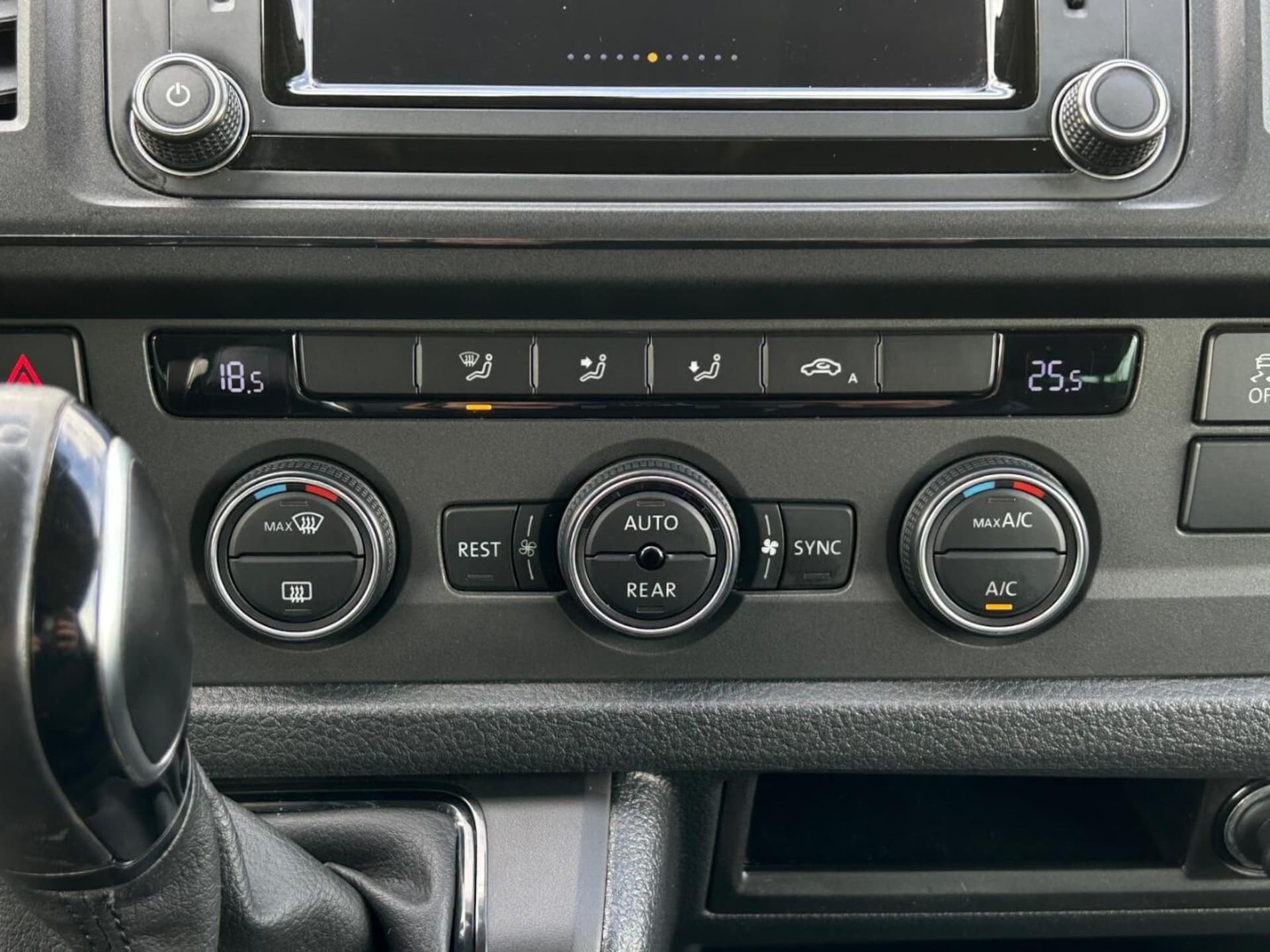 Volkswagen Caravelle 6 długi rozstaw osi Comfortline